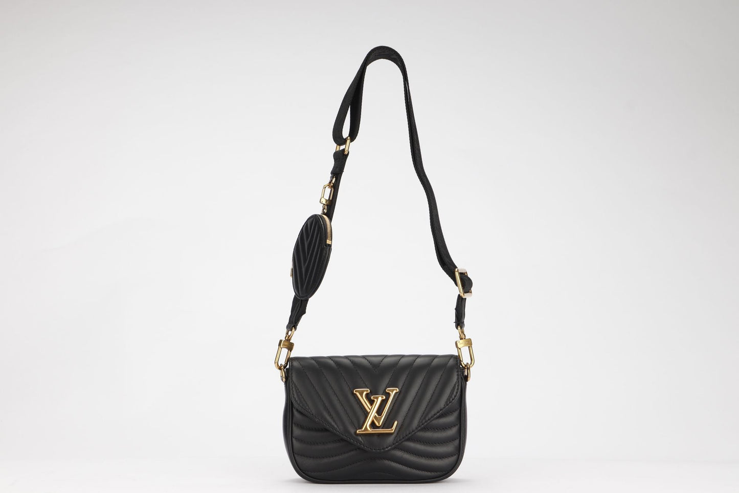 Louis Vuitton New Wave Multi Pochette ( ) Noir Color, with Strap, Chain, Dust Cover & Box Clutch