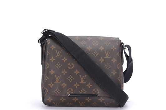 LOUIS VUITTON ( ) DISTRICT PM MONOGRAM CANVAS MESSENGER BAG ( ), NO DUST COVER