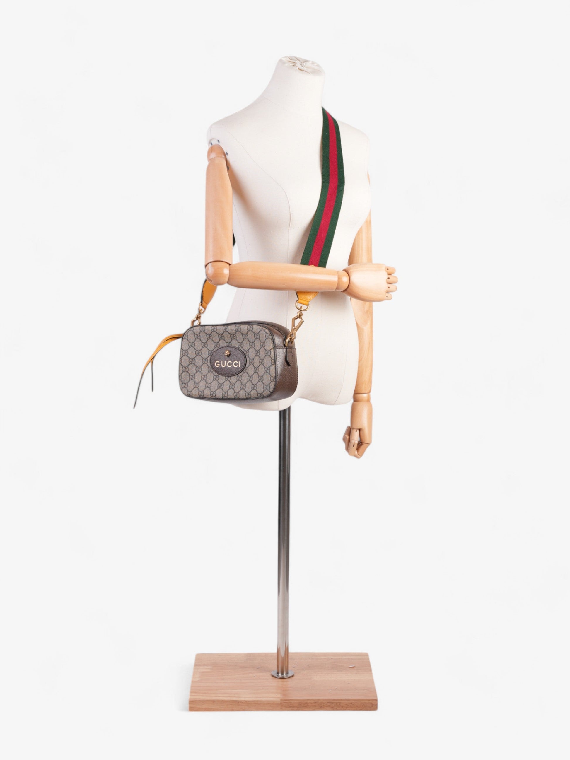 Gucci Neo GG Bag GG Supreme / Brown Coated Canvas