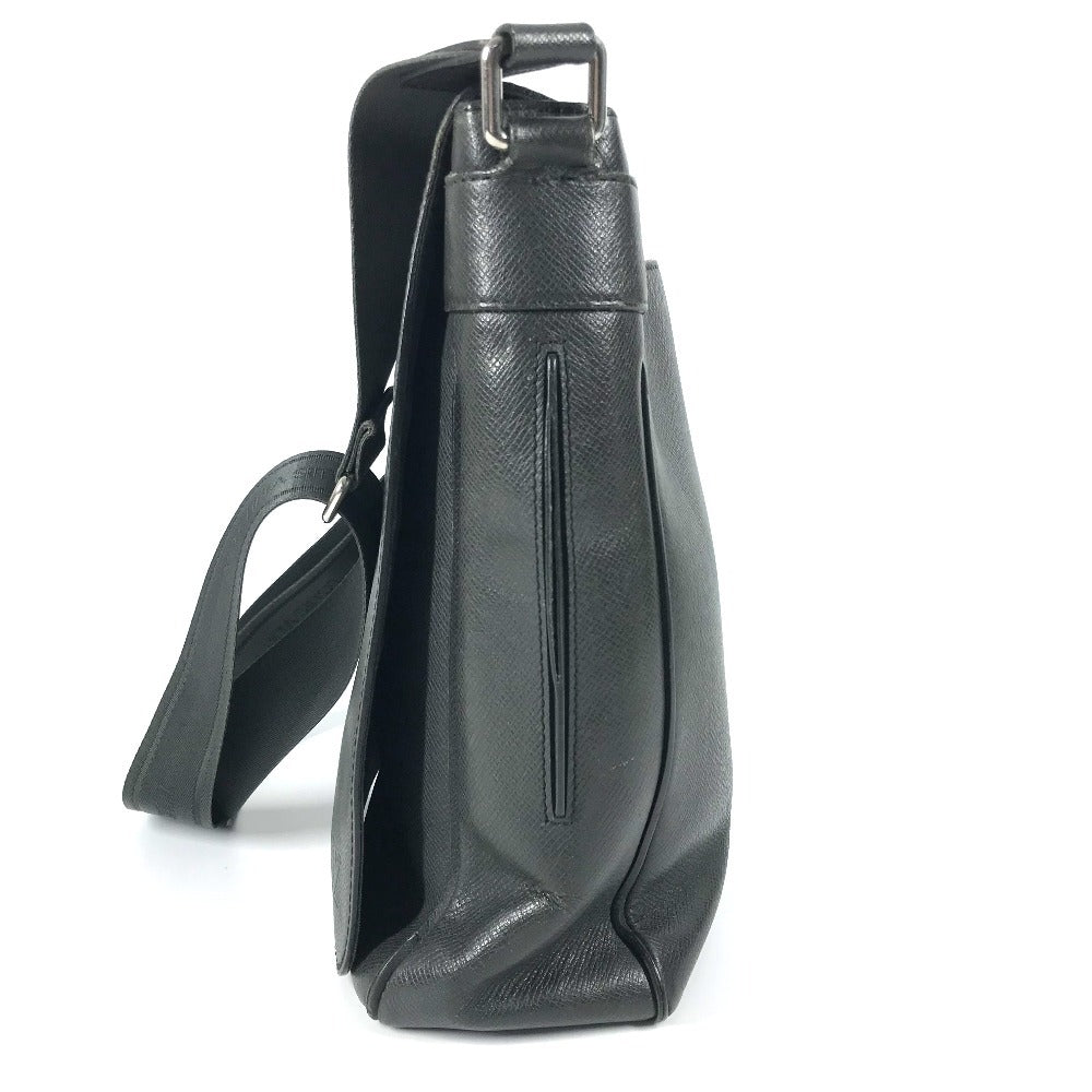 LOUIS VUITTON Shoulder Bag Taiga Leather black Taiga Milo unisex(Unisex)