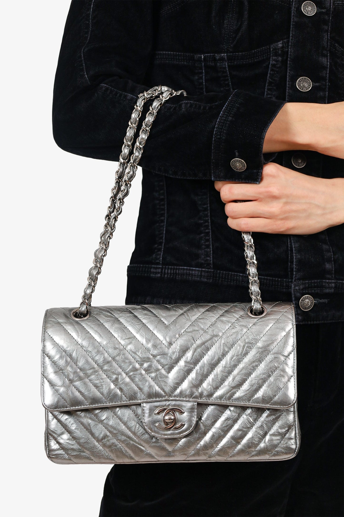 Chanel 2018 Silver Metallic Patent Crumpled Calfskin Chevron Quilted Medium Double Flap Shoulder Bag