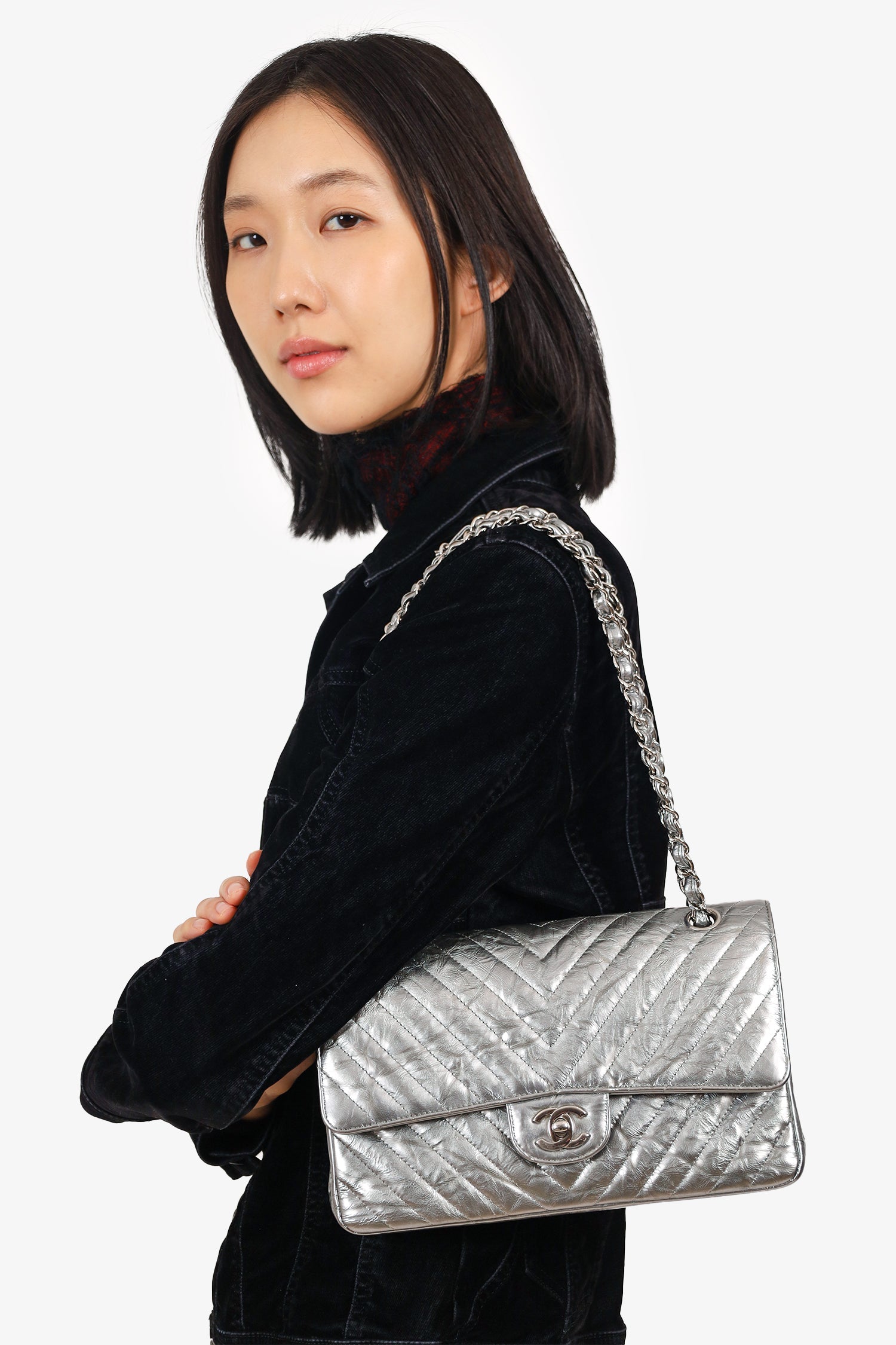 Chanel 2018 Silver Metallic Patent Crumpled Calfskin Chevron Quilted Medium Double Flap Shoulder Bag