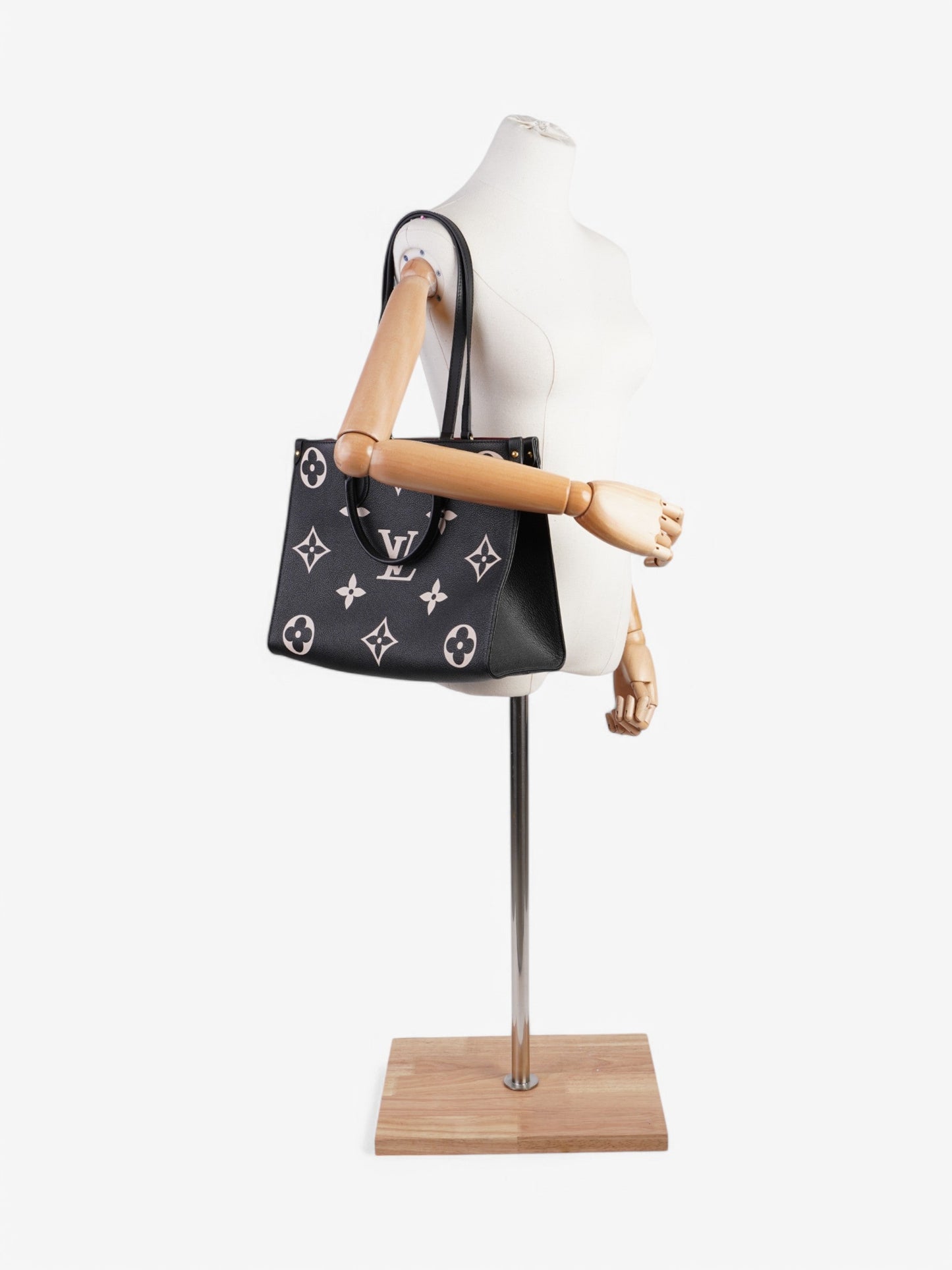 Louis Vuitton Onthego Tote bag Black / Beige Leather