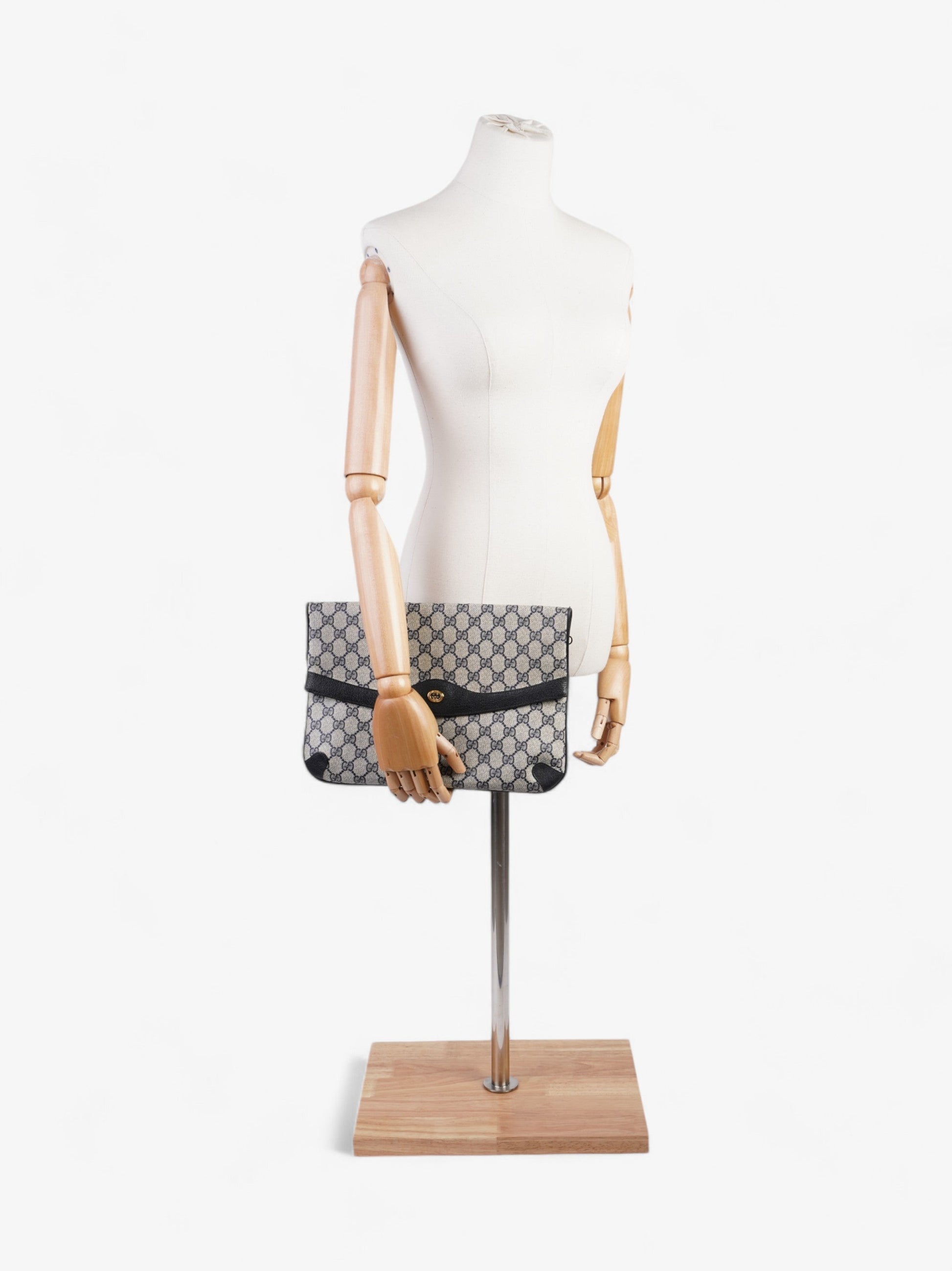 Gucci GG Clutch Black / GG Supreme Canvas