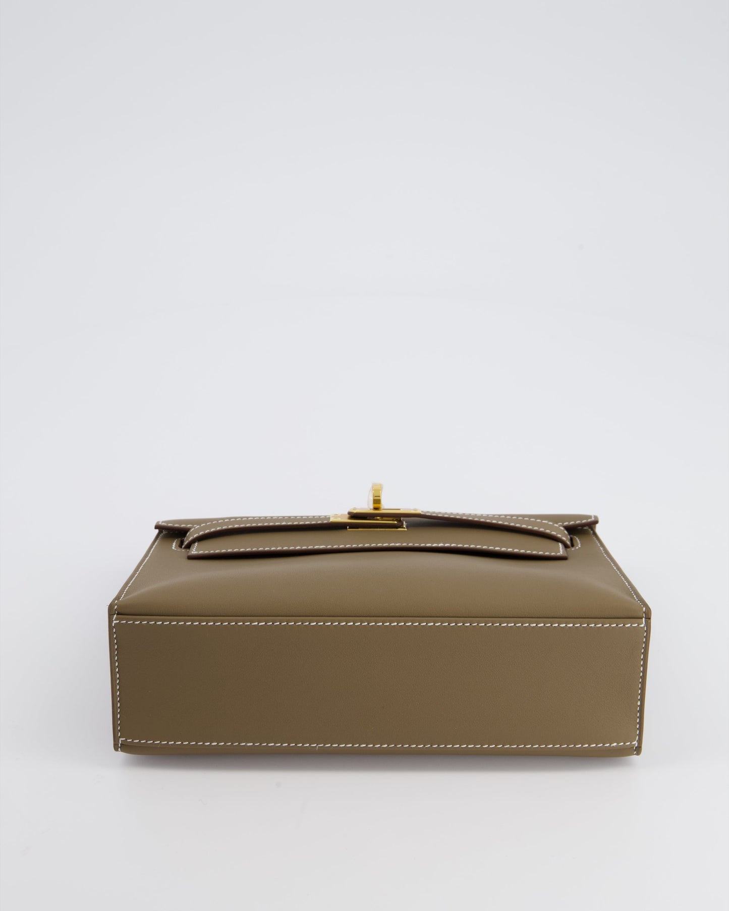 Hermes Kelly Pochette Bag in Etoupe Swift Leather and Gold Hardware