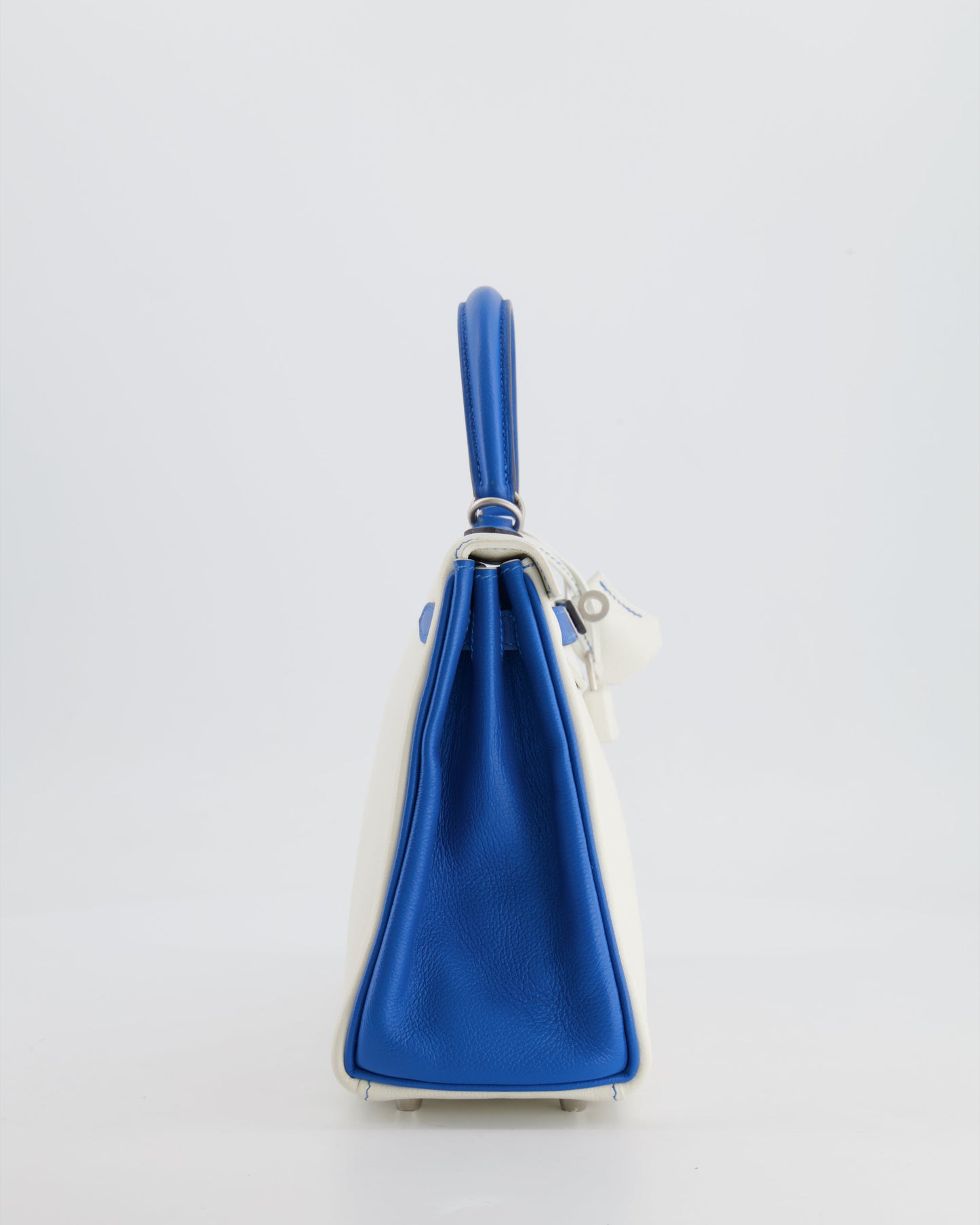 Hermes HSS Kelly 25 Retourne Bag in White and Bleu Mykonos Evercolor Leather with Contrast Stitching and Brushed Palladium Hardware