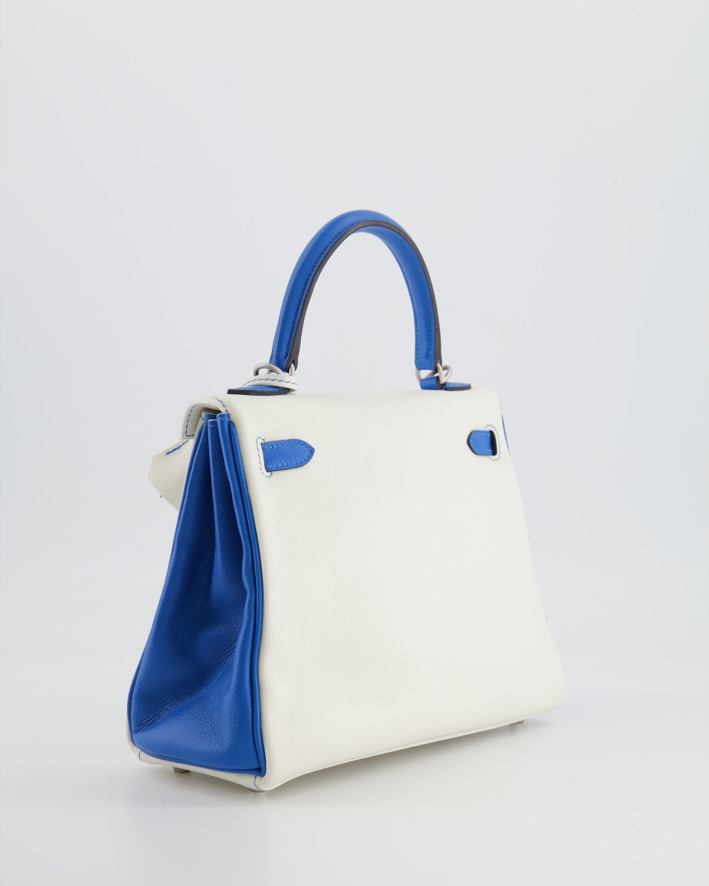 Hermes HSS Kelly 25 Retourne Bag in White and Bleu Mykonos Evercolor Leather with Contrast Stitching and Brushed Palladium Hardware