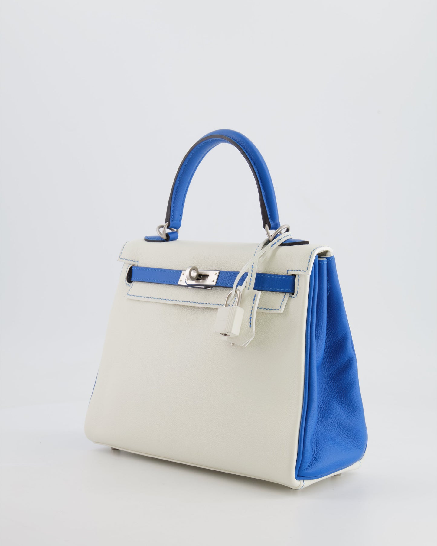 Hermes HSS Kelly 25 Retourne Bag in White and Bleu Mykonos Evercolor Leather with Contrast Stitching and Brushed Palladium Hardware
