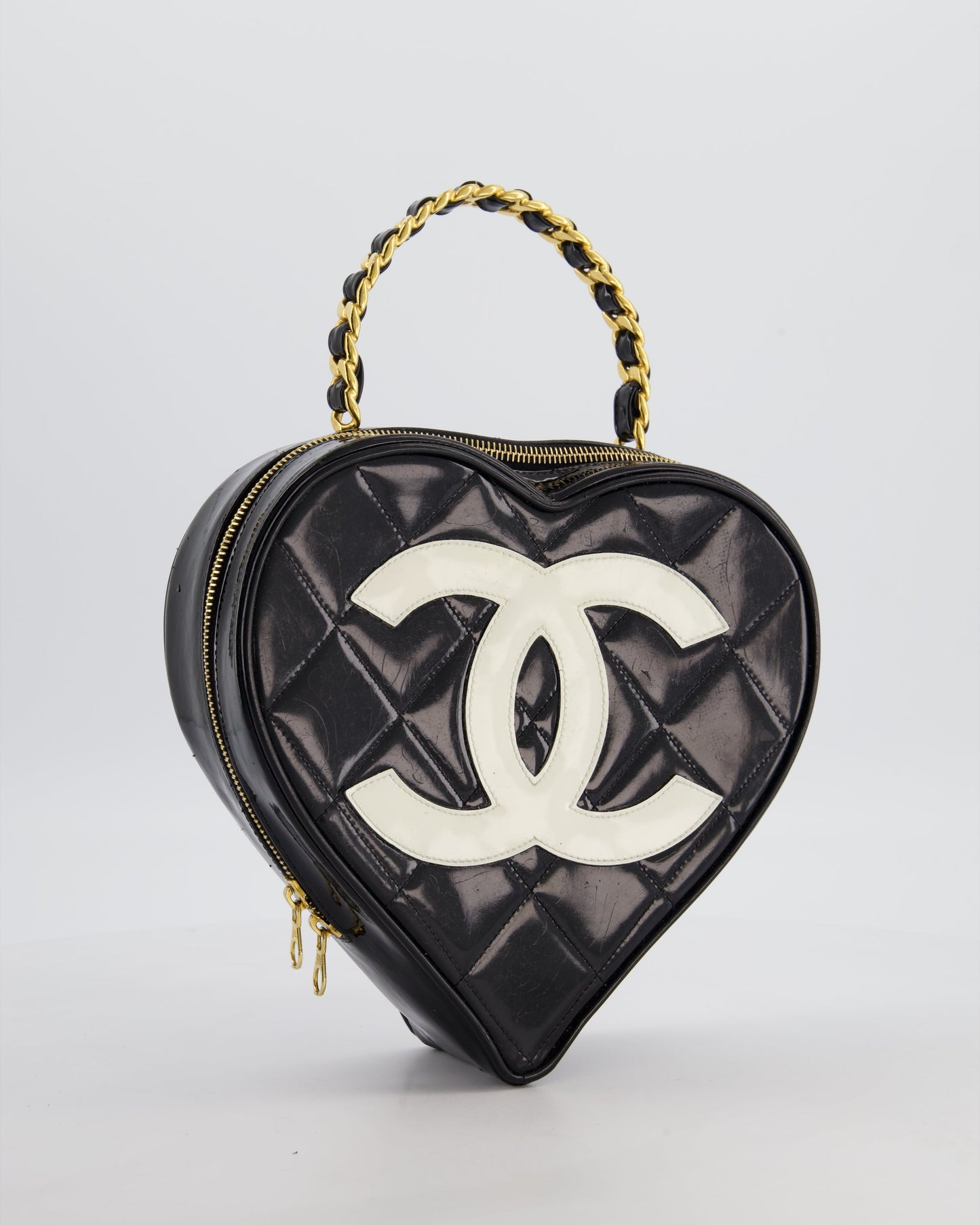 *RARE COLLECTORS ITEM* Chanel 1995 Black Heart Vanity Bag with White CC Logo and Gold Chain Handle Detail