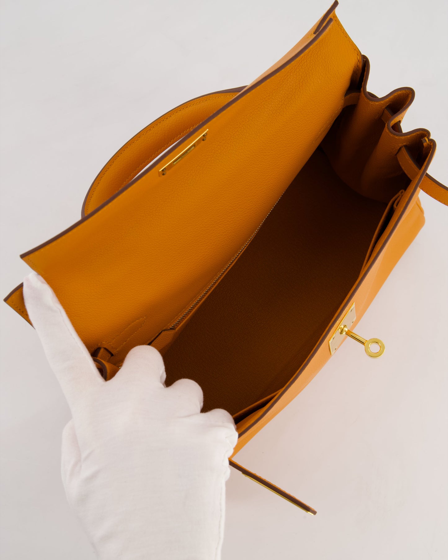 Hermes Kelly 28 Retourne Bag in Abricot Evercolor Leather with Gold Hardware