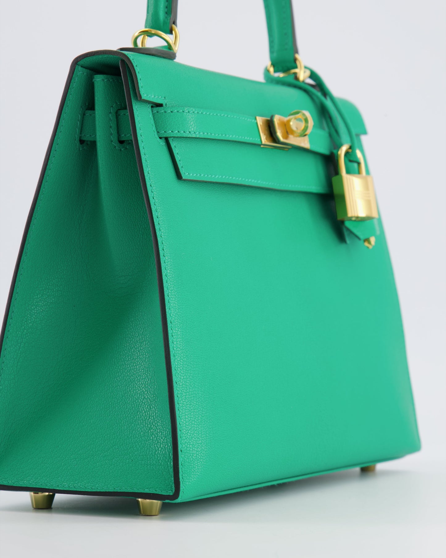 Hermes Kelly 25 Sellier Bag in Menthe Chèvre Chamkila Leather with Gold Hardware