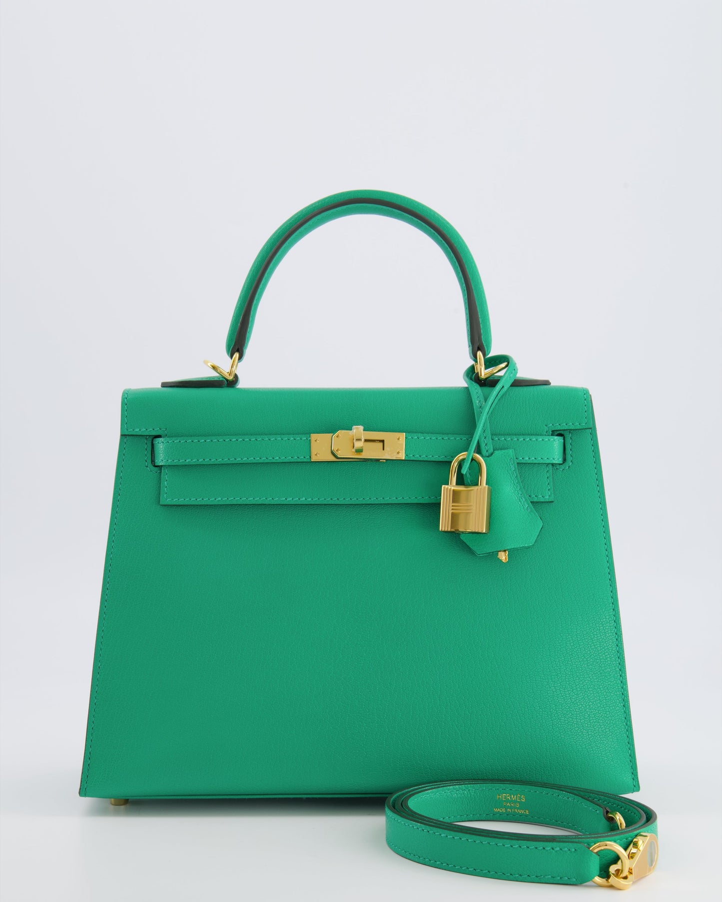 Hermes Kelly 25 Sellier Bag in Menthe Chèvre Chamkila Leather with Gold Hardware