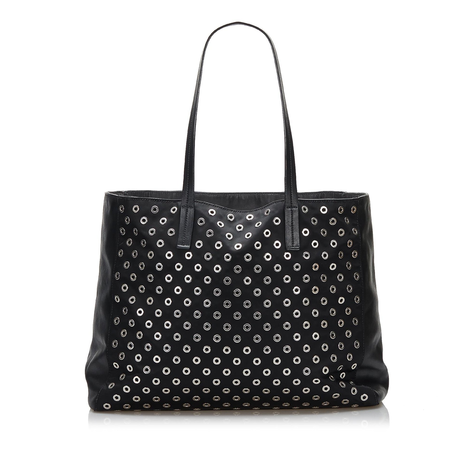 Prada Grommet Tessuto Tote (SHG-HPEKAR)