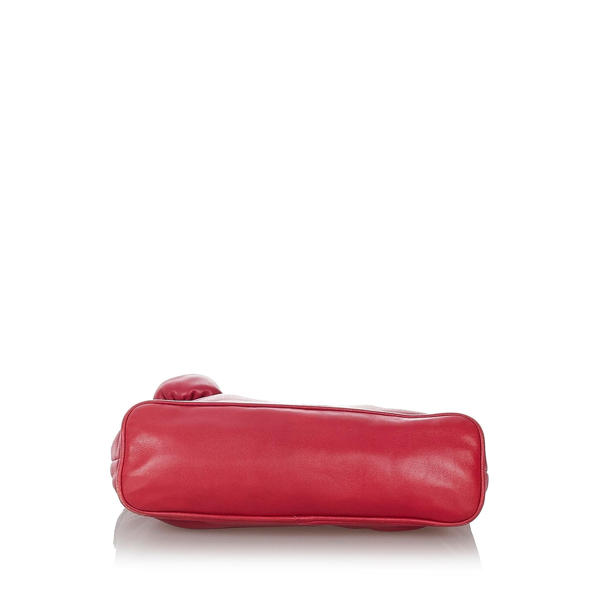 Prada Leather Baguette (SHG-26912)