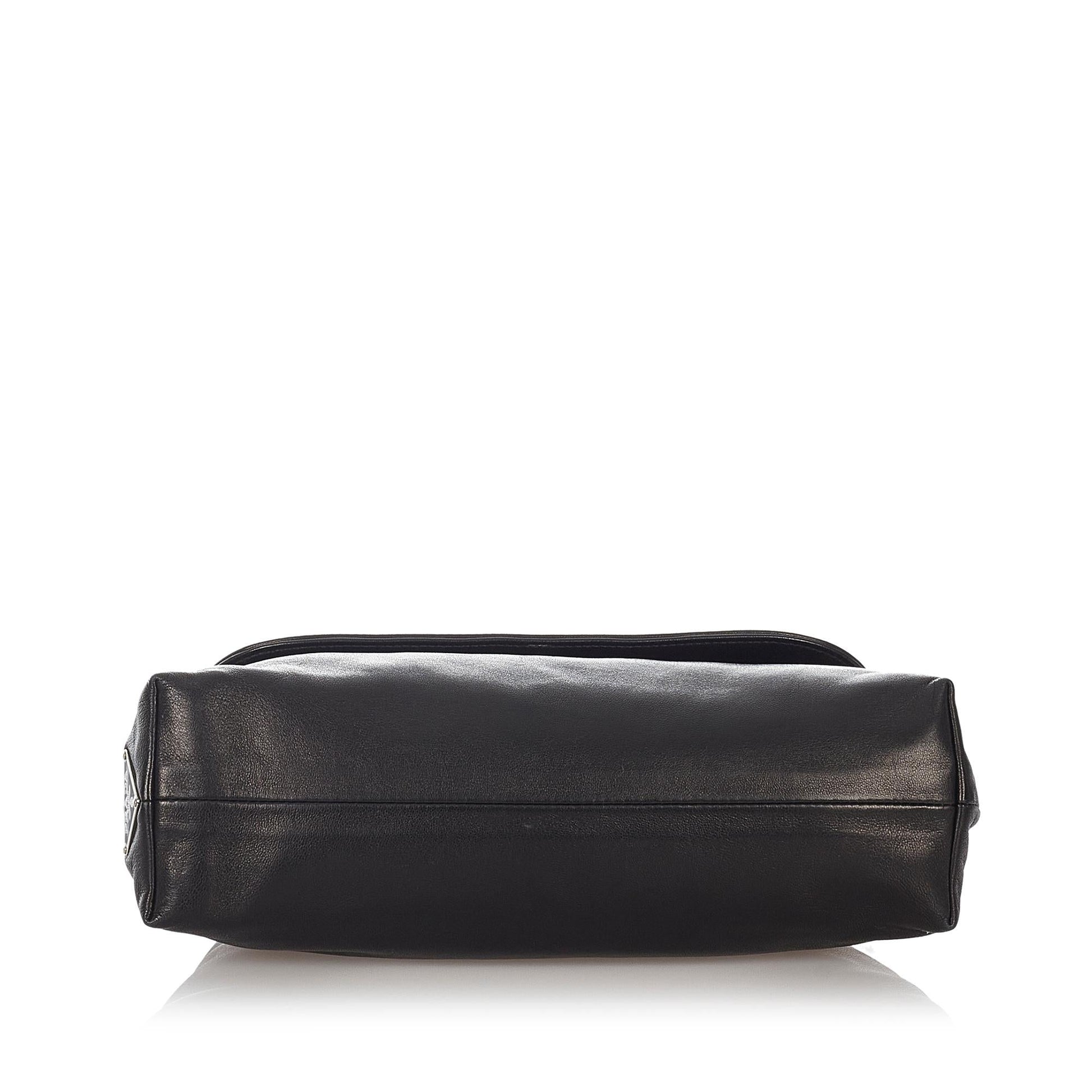 Prada Leather Handbag (SHG-27090)