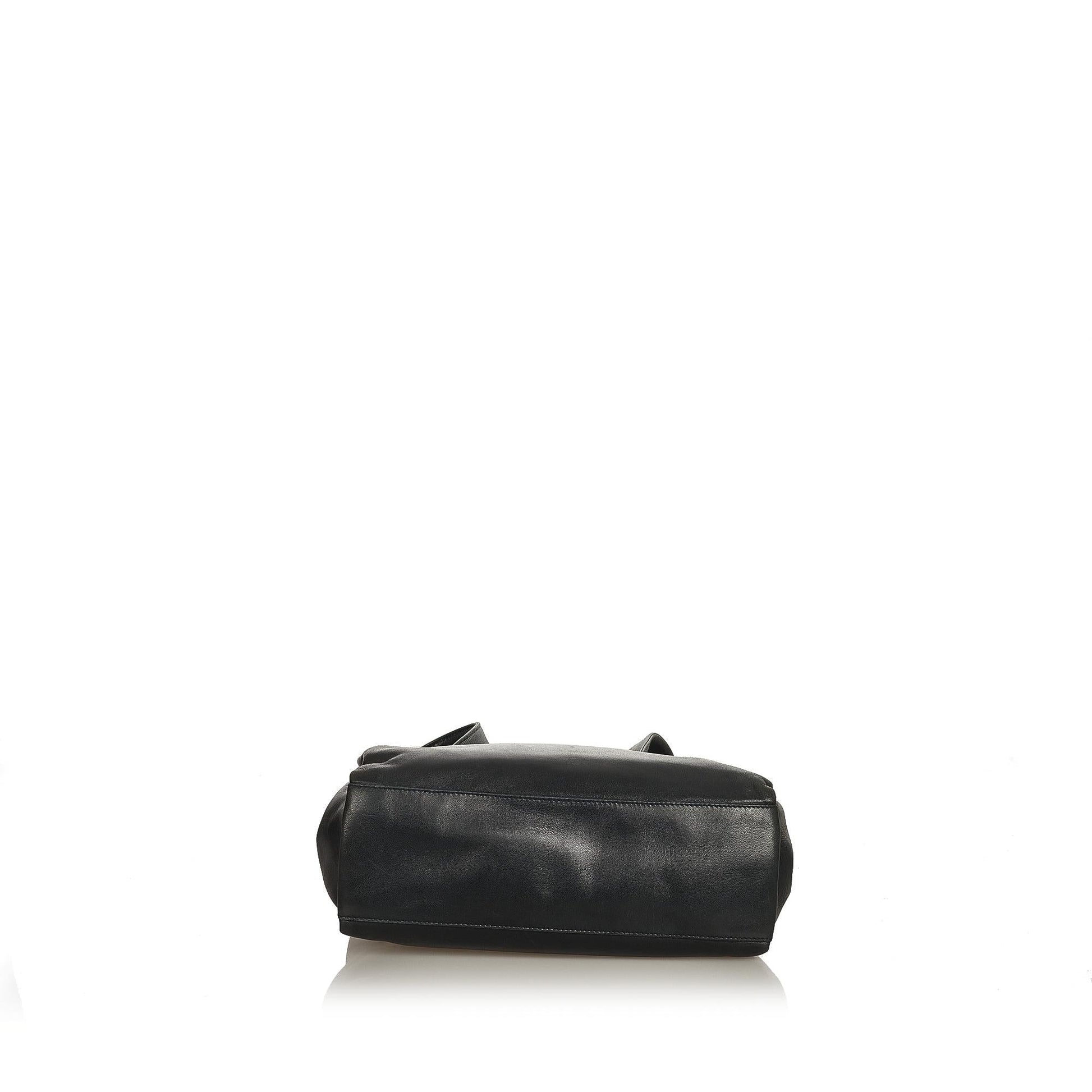 Prada Leather Shoulder Bag (SHG-25821)