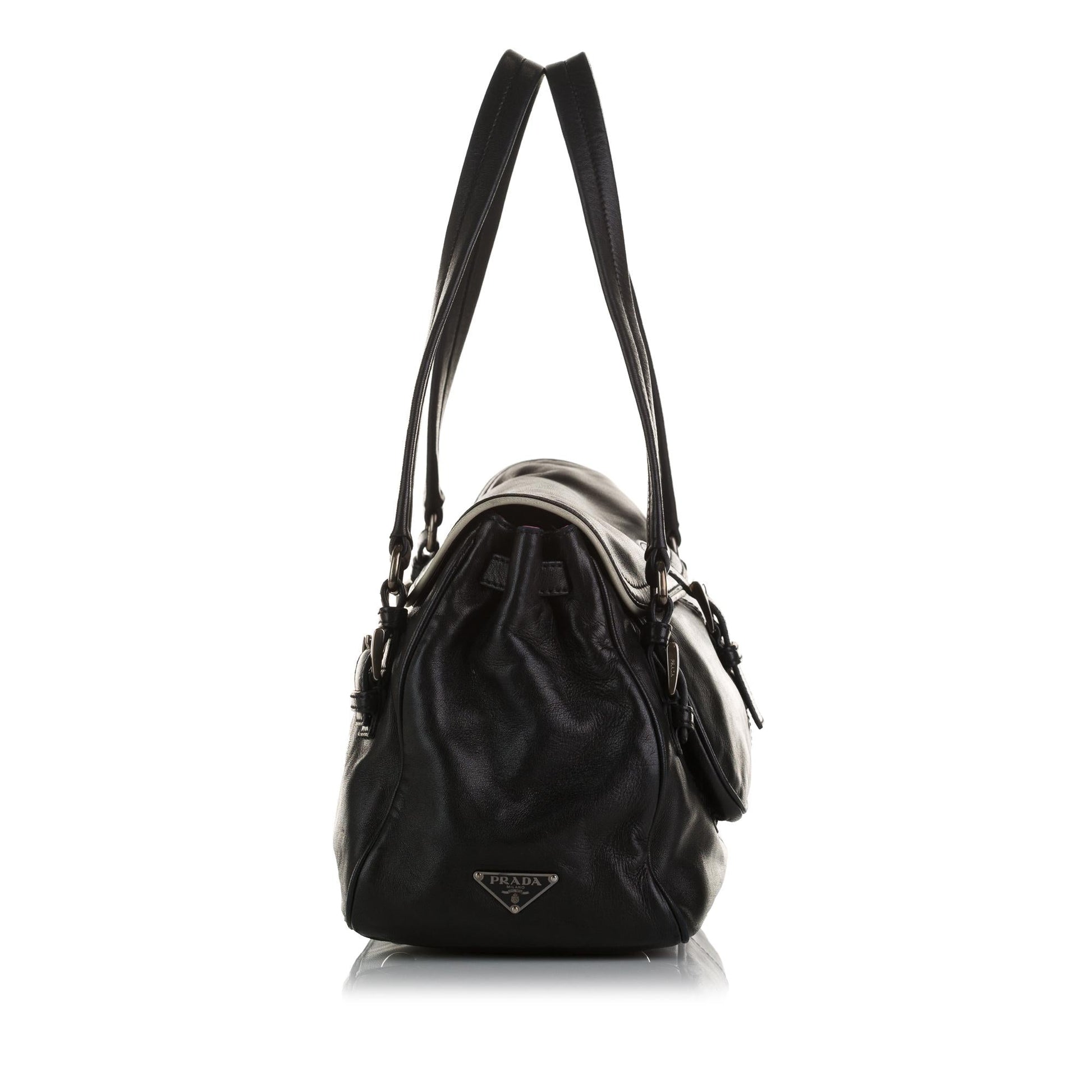Prada Leather Shoulder Bag (SHG-k6pXFR)