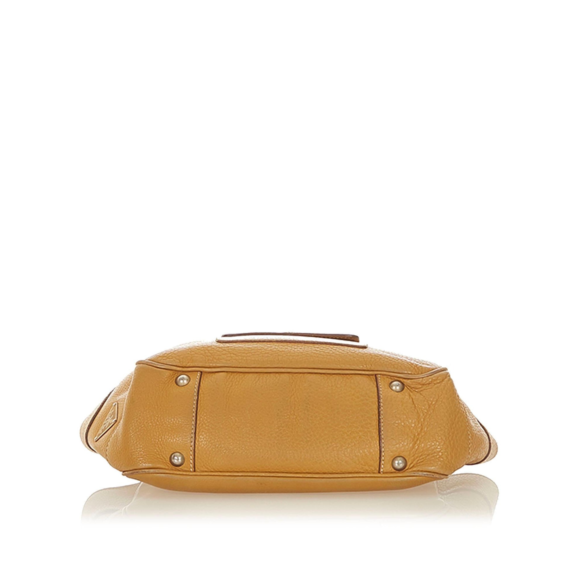 Prada Leather Shoulder bag (SHG-32503)