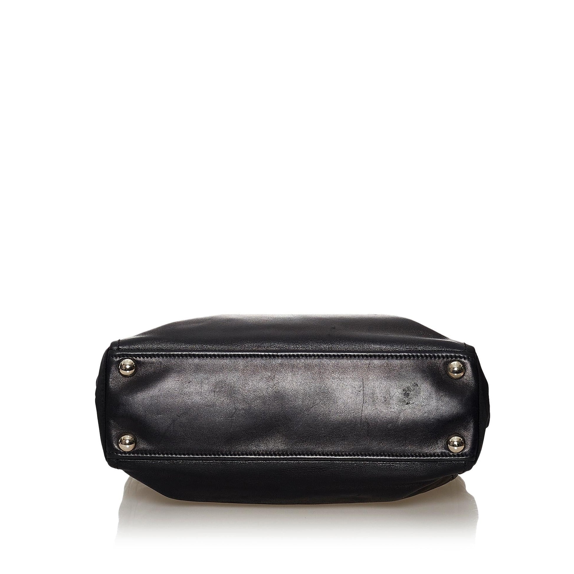Prada Leather Tote Bag (SHG-32970)