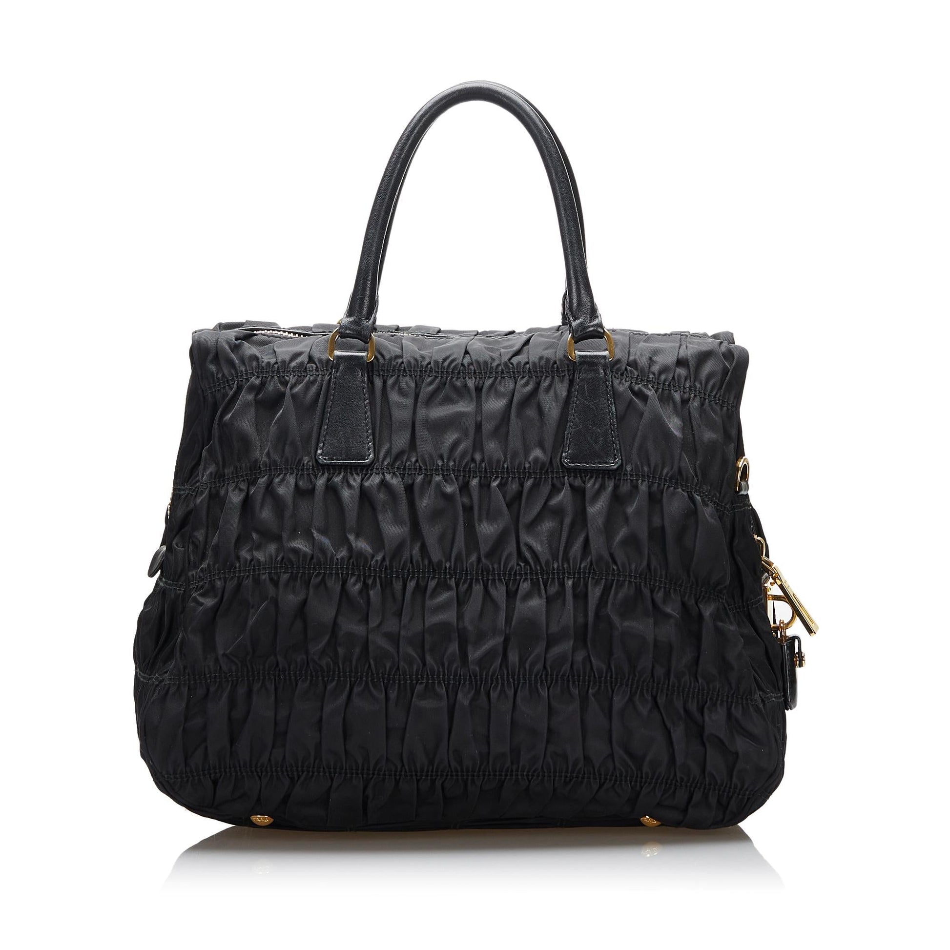 Prada Tessuto Gaufre Tote Bag (SHG-0szrJS)
