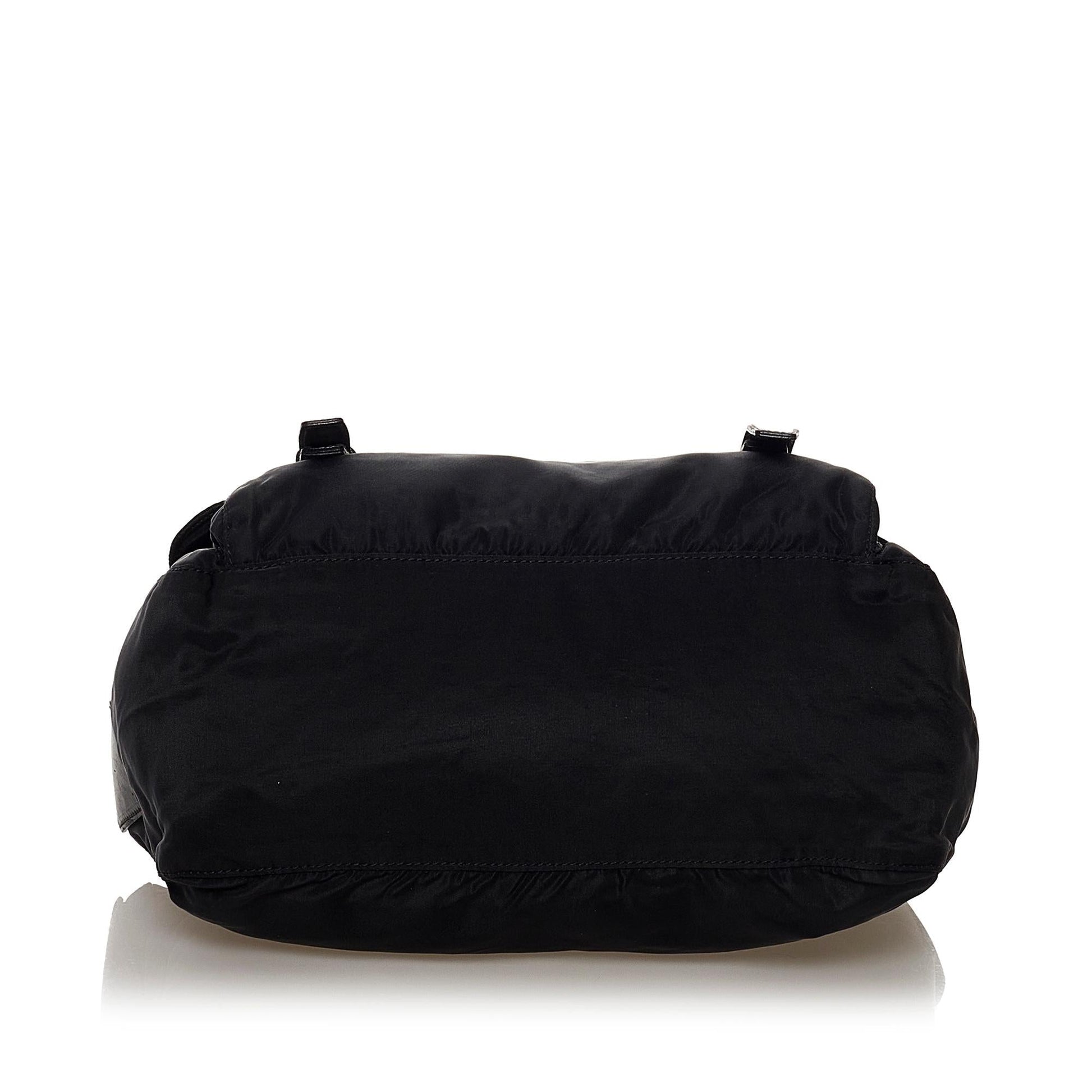 Prada Tessuto Messenger Bag (SHG-33003)