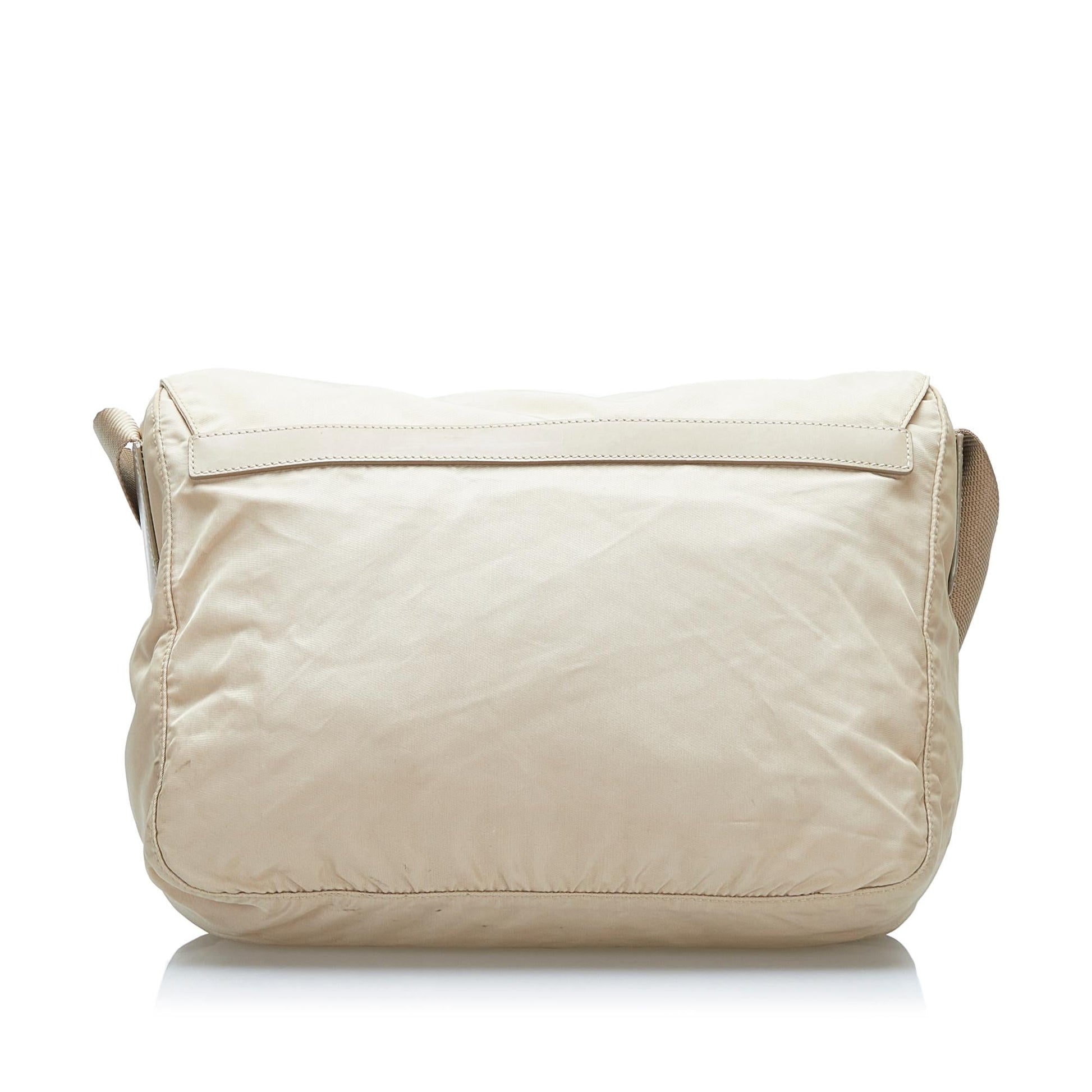 Prada Vela Messenger Bag (SHG-36565)