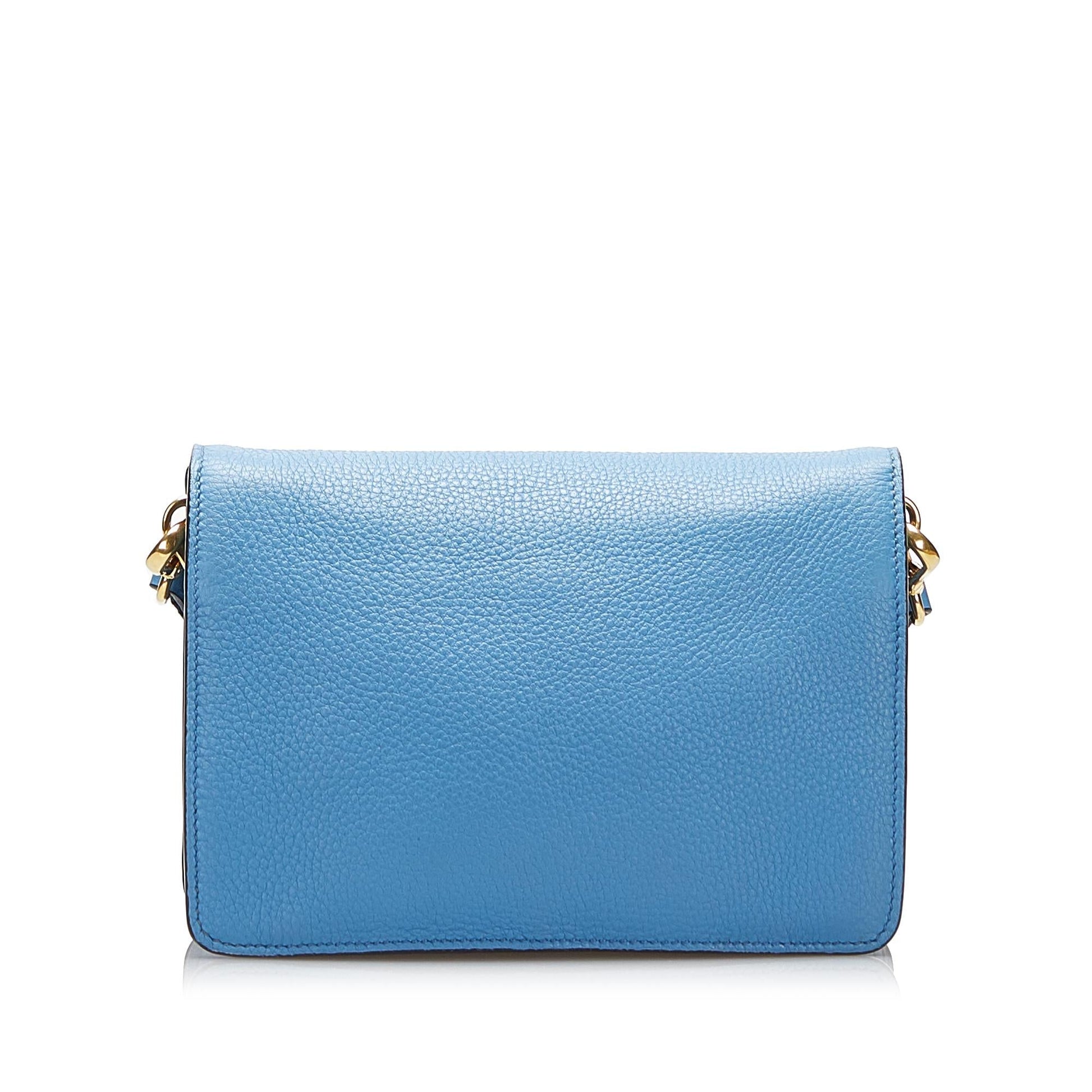 Prada Vitello Daino Flap Crossbody (SHG-ANA2Jx)