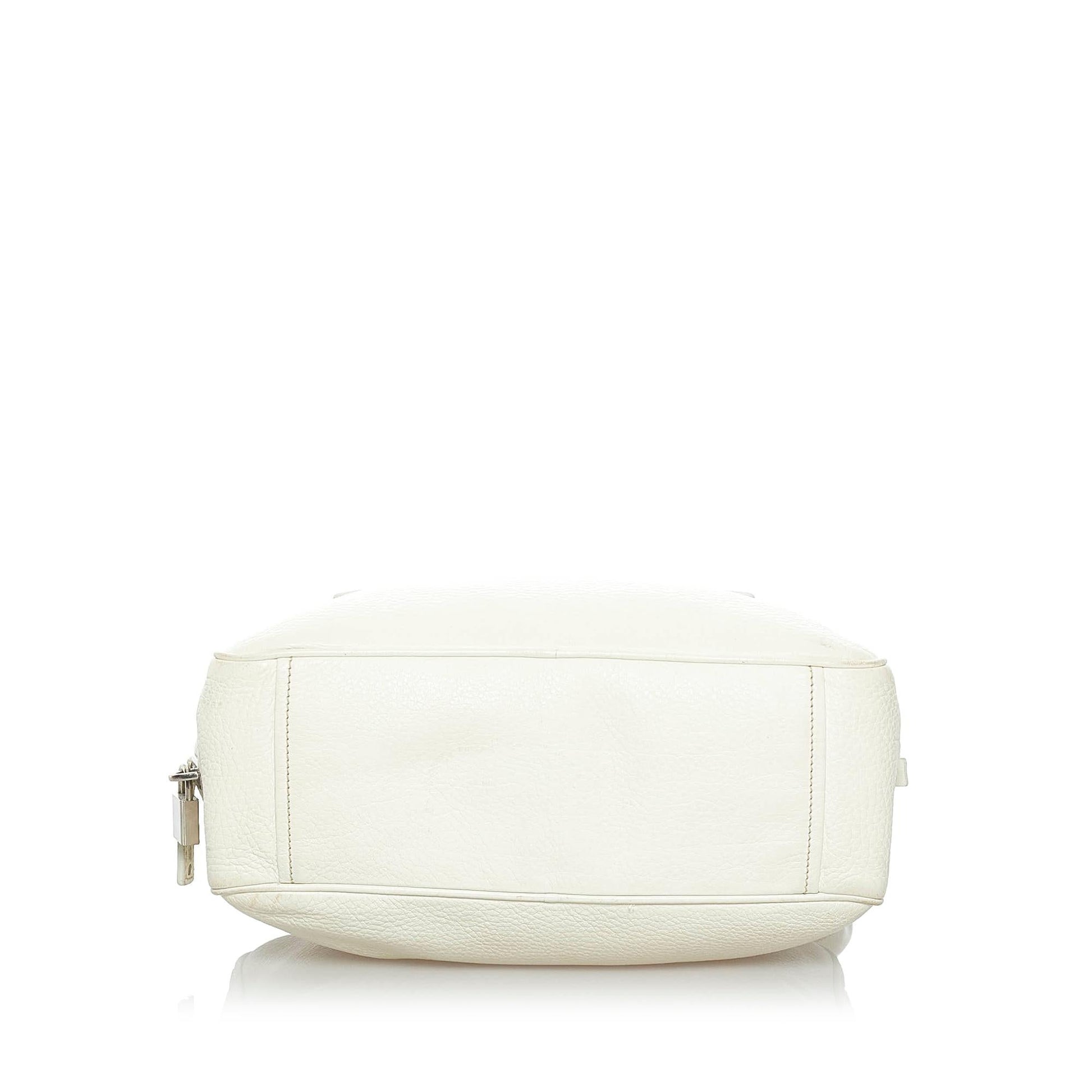 Prada Vitello Daino Handbag (SHG-33701)