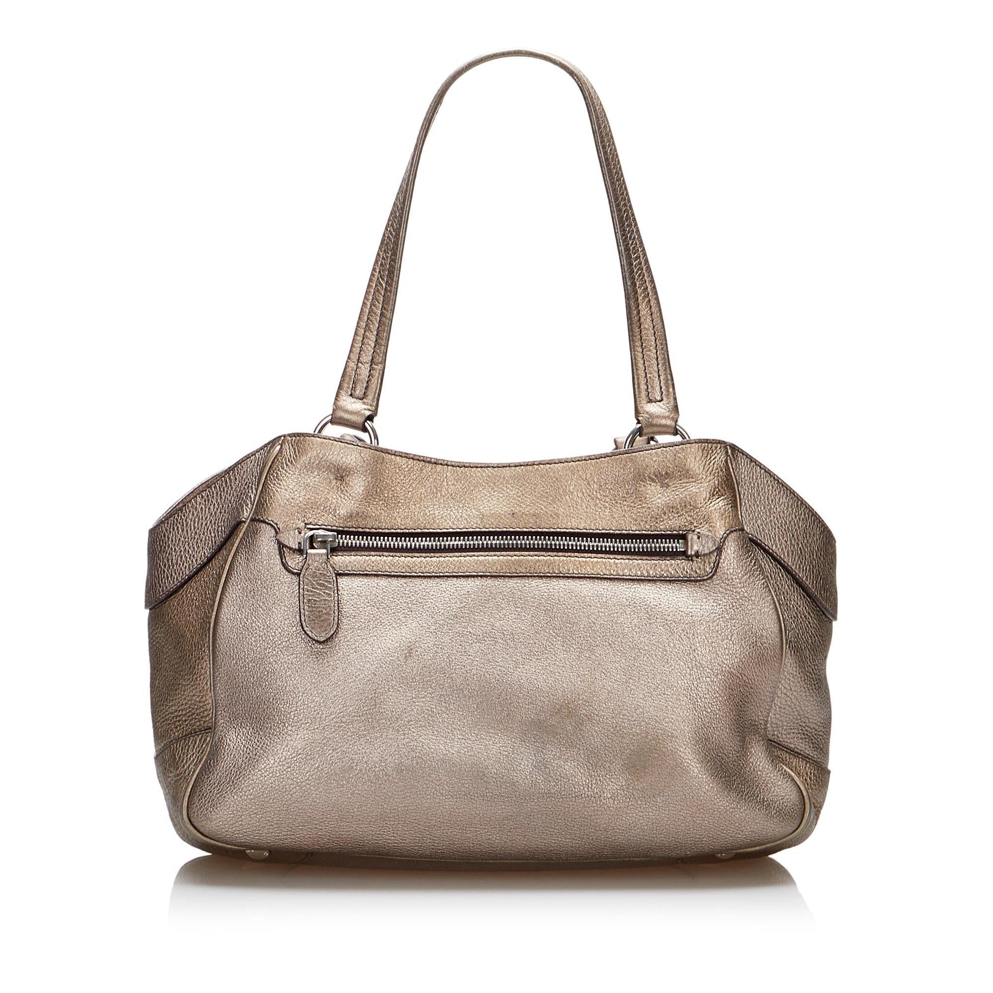 Prada Vitello Daino Handbag (SHG-FqvS7w)