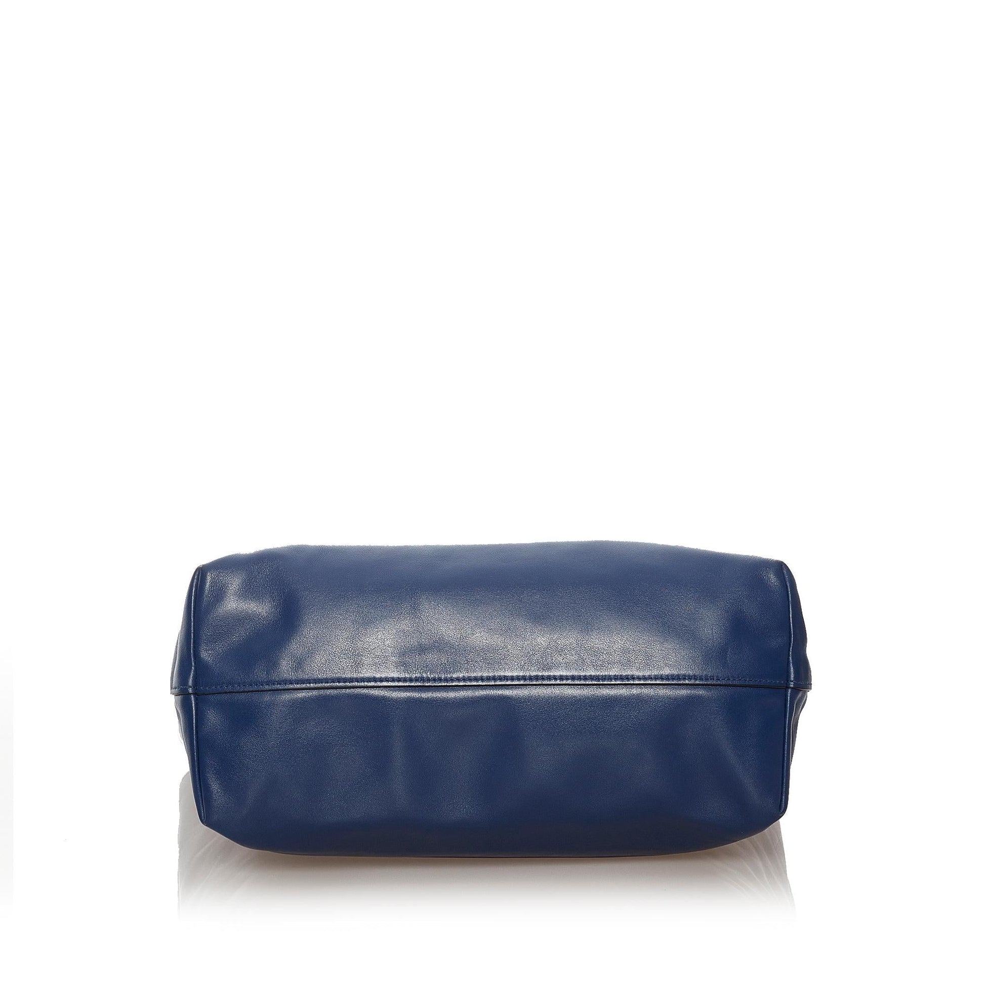 Prada Vitello Daino Satchel (SHG-27619)