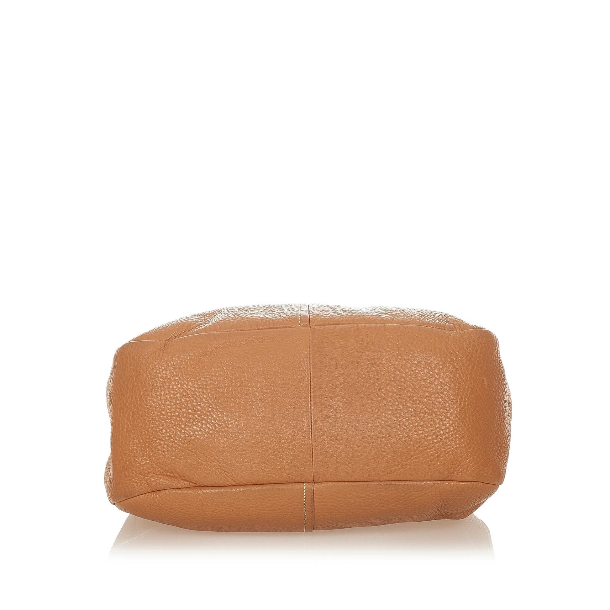 Prada Vitello Daino Shoulder Bag (SHG-24467)