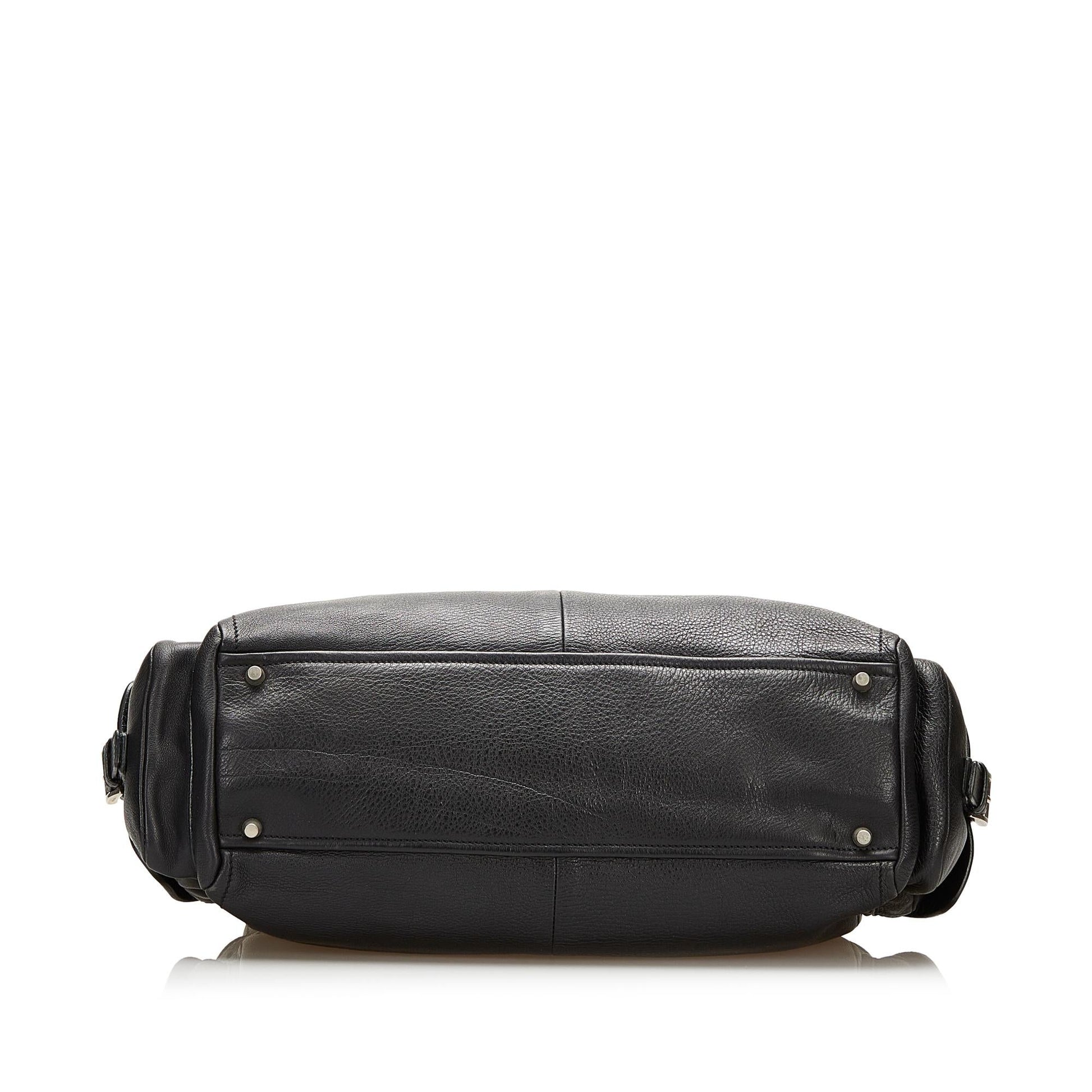 Prada Vitello Daino Shoulder Bag (SHG-35600)