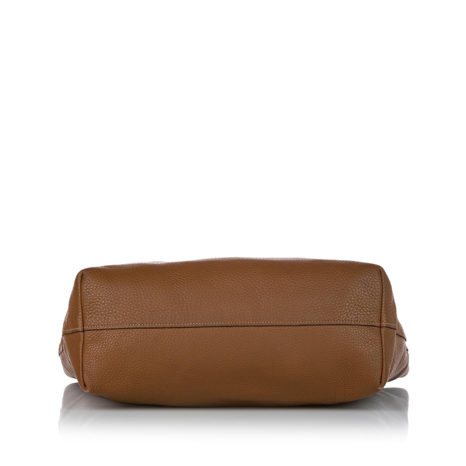 Prada Vitello Daino Tote (SHG-26374)
