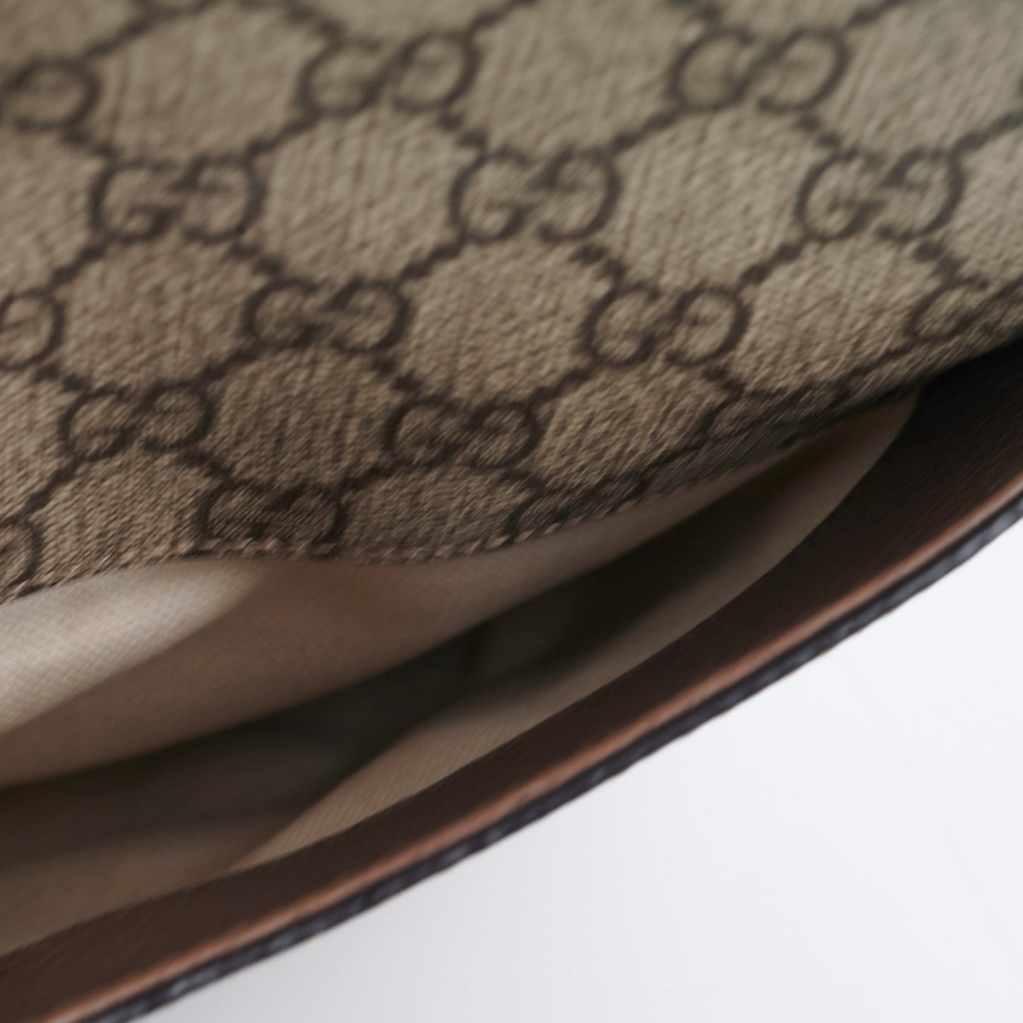 Gucci Neo  Supreme Messenger Bag