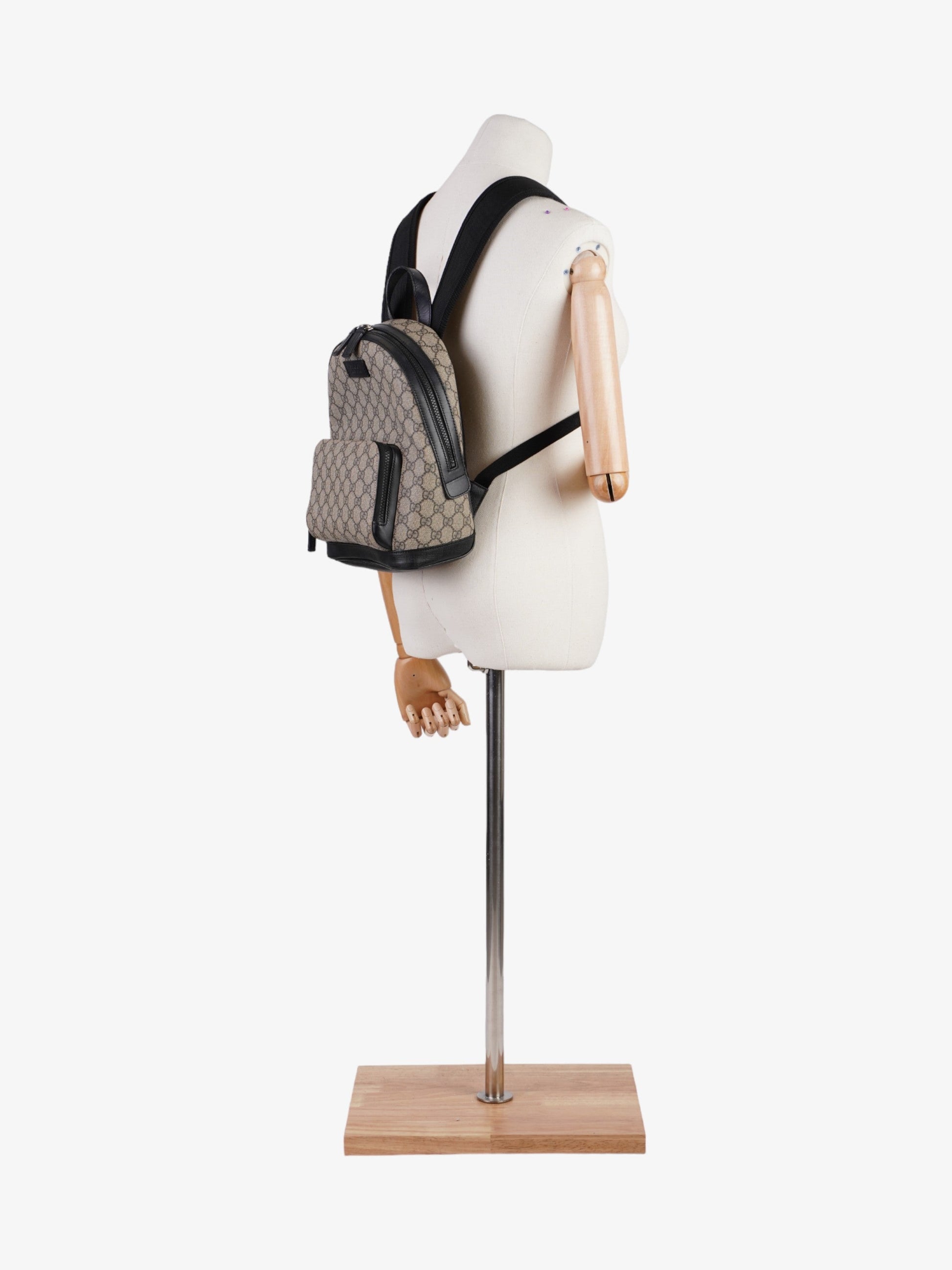 Gucci GG Backpack GG Supreme / Black Coated Canvas