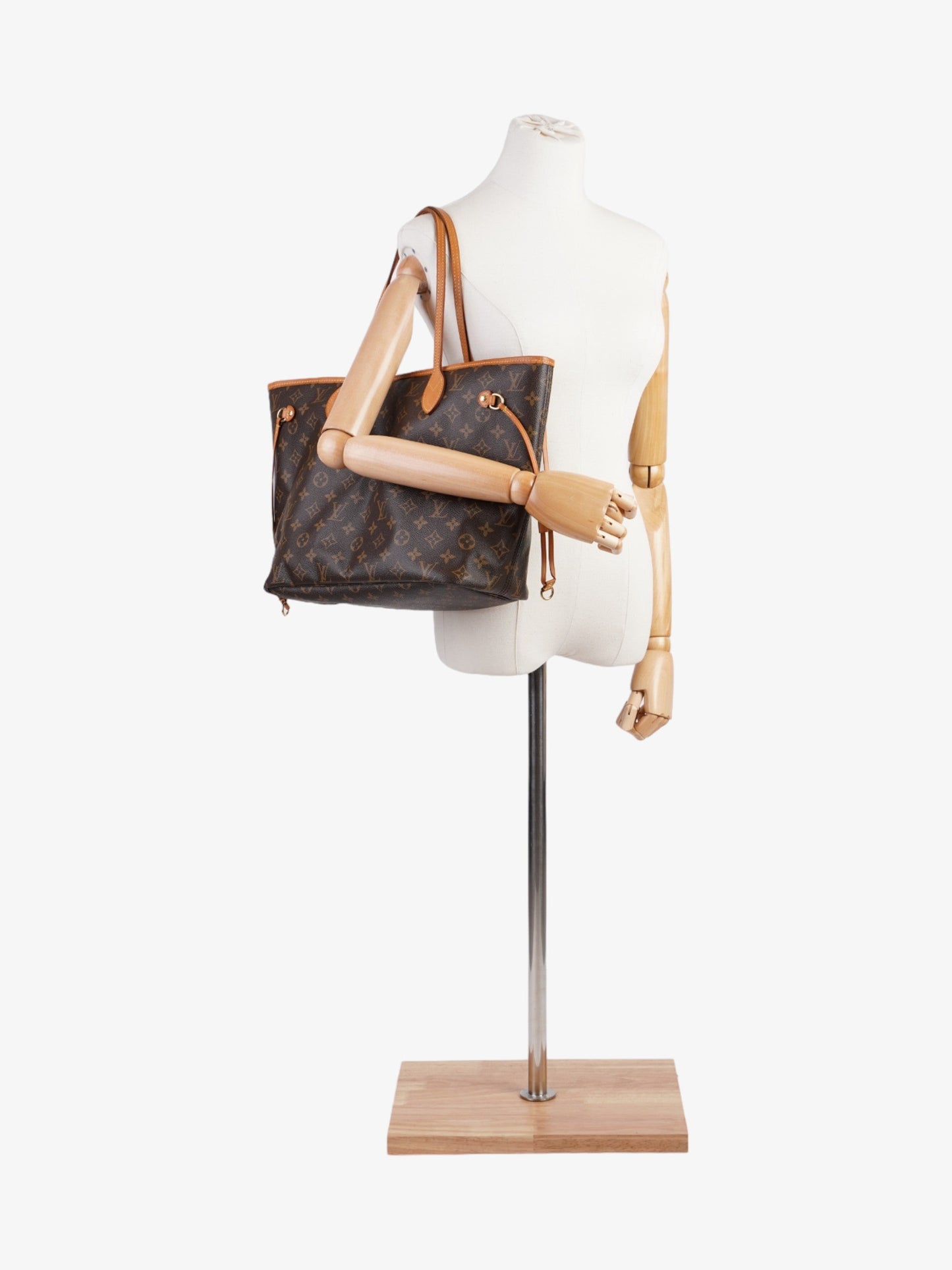 Louis Vuitton Neverfull Monogram Coated Canvas MM