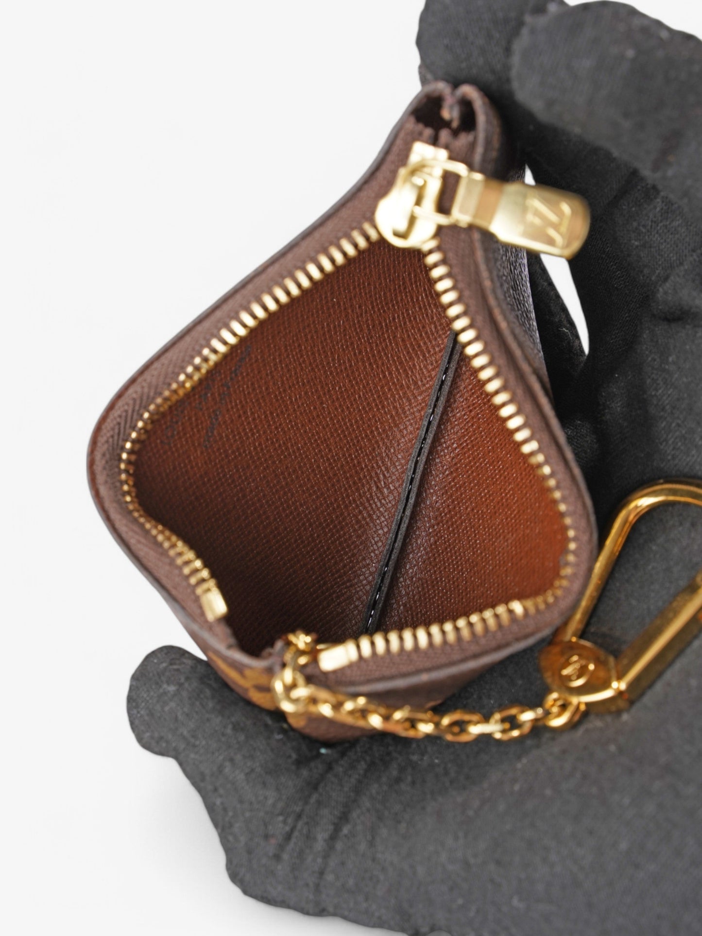  Louis Vuitton Key Pouch Monogram / Gold Coated Canvas