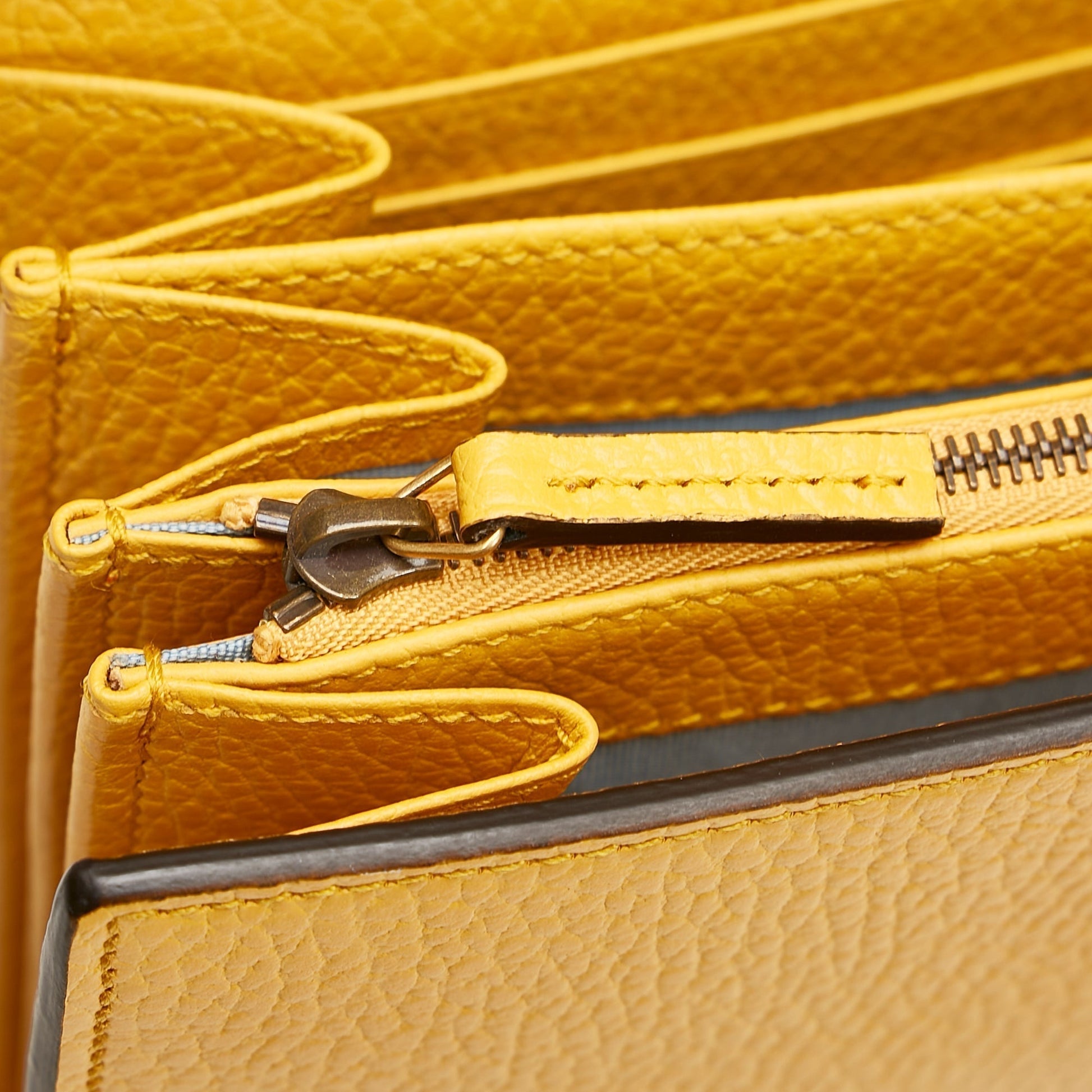 Gucci Dionysus Leather Chain Crossbody Style 2