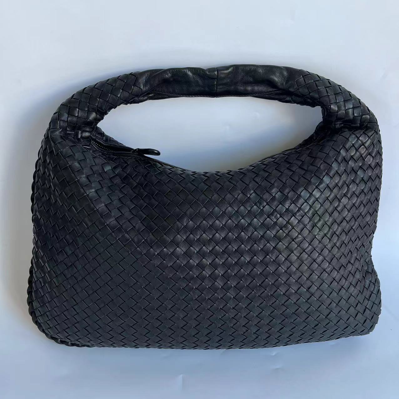 Bottega Veneta Veneta Intrecciato Hobo Bag Medium Black Leather 47cm