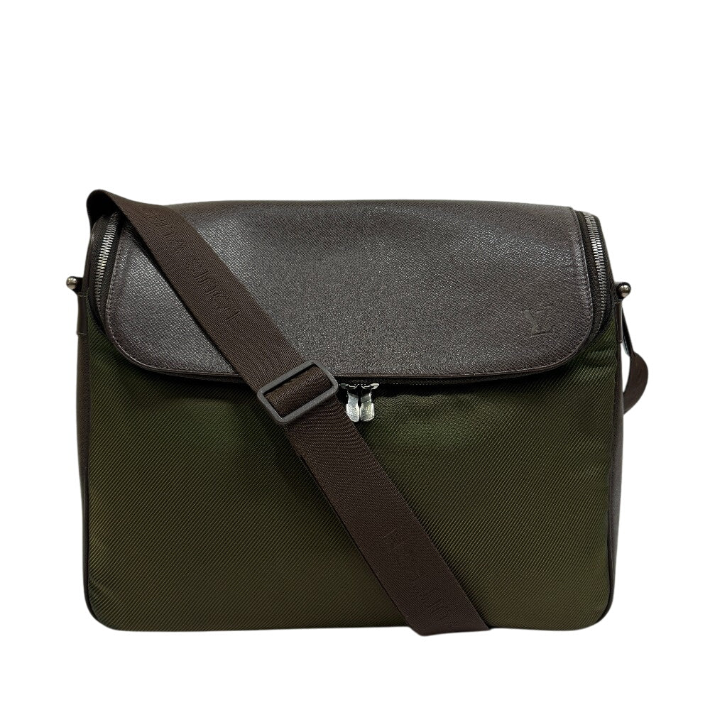 LOUIS VUITTON Shoulder Bag Nylon, Leather Khaki green Shoulder Bag Taiga Thai meal mens