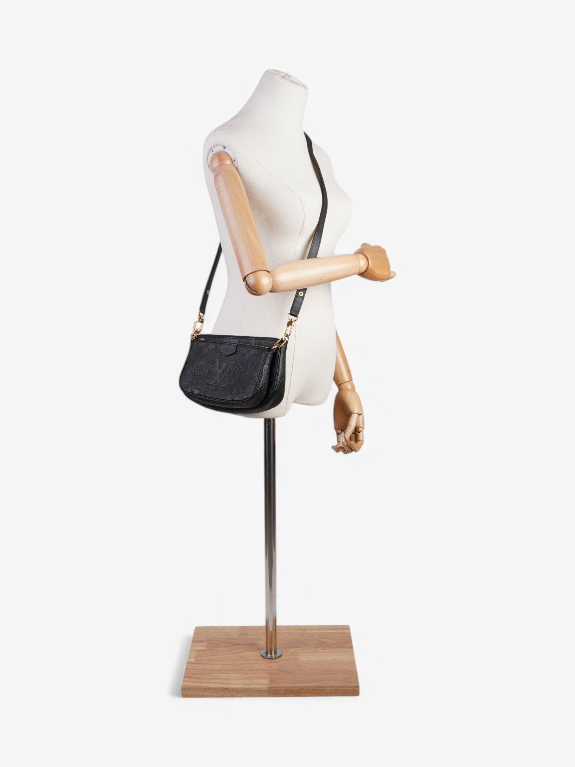  Louis Vuitton Multi Pochette Accessoires Black Embossed Leather