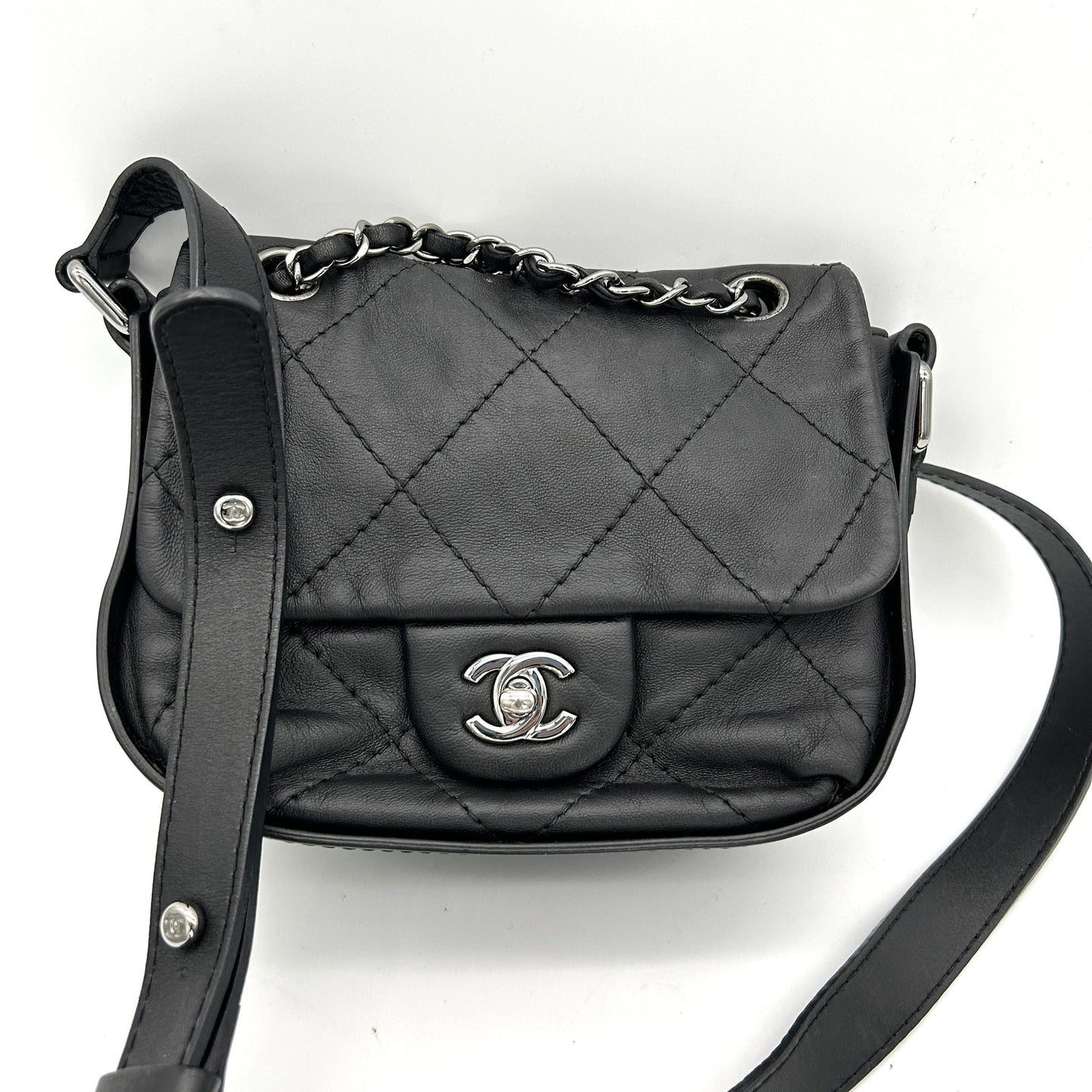Chanel black quilted lambskin Country mini crossbody bag ch66252cv