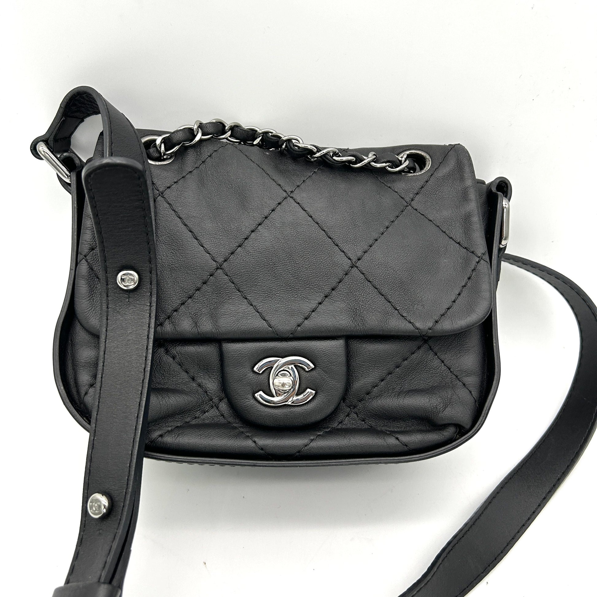 Chanel black quilted lambskin Country mini crossbody bag ch66252cv
