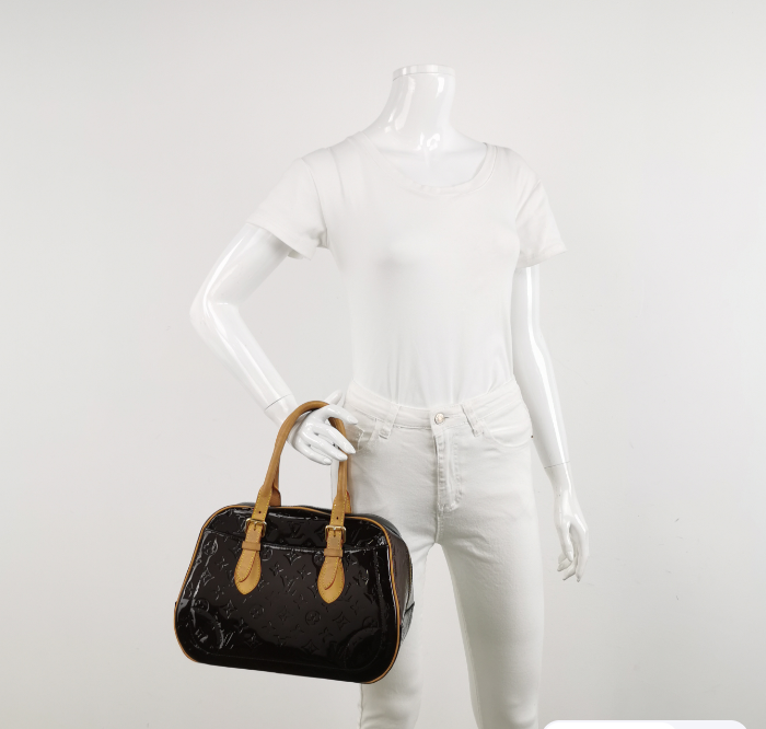 Louis Vuitton (LV) patent leather Summit Drive Bag cherry color 32cm 250319781112520