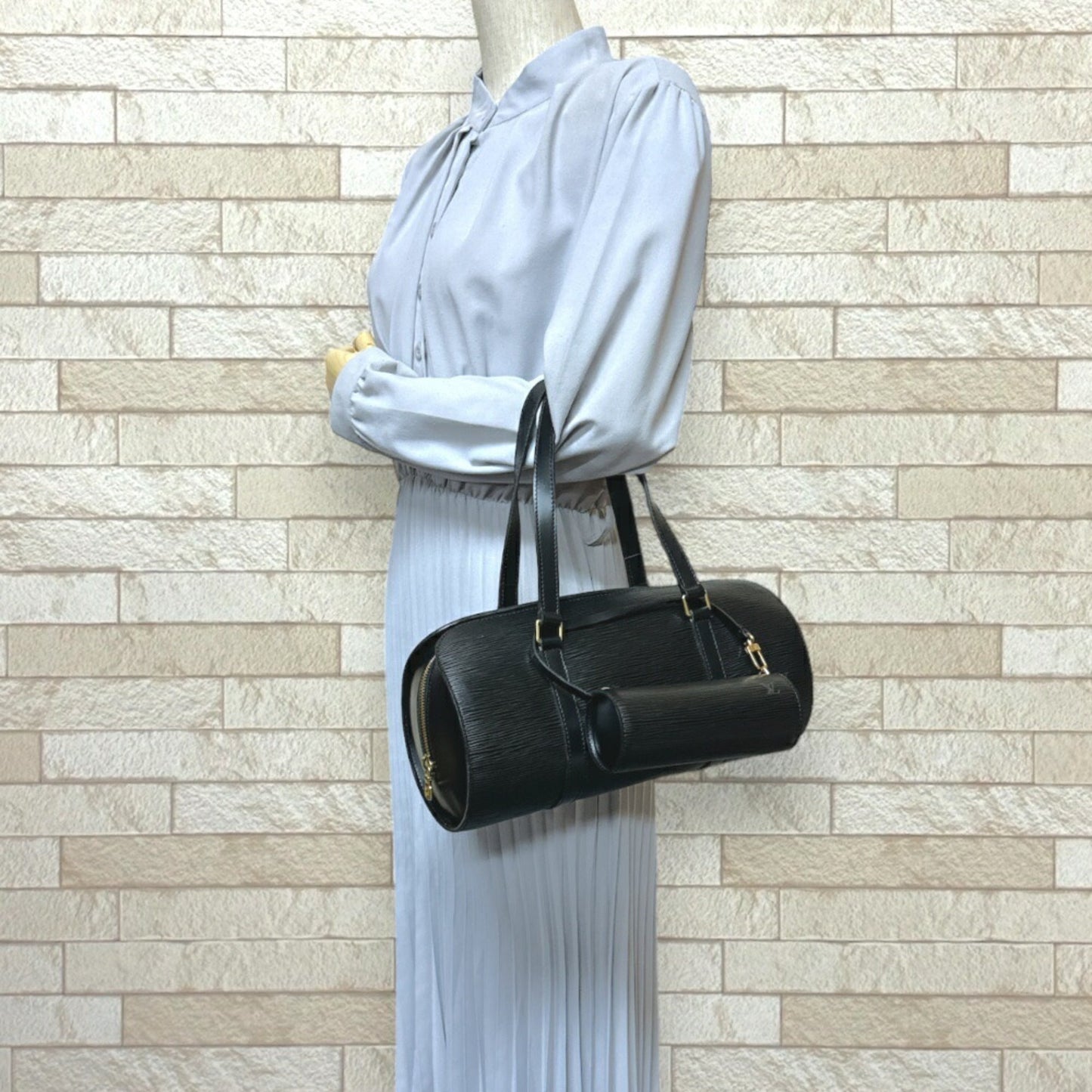 Louis Vuitton Epi Noir Epi Leather Handbag