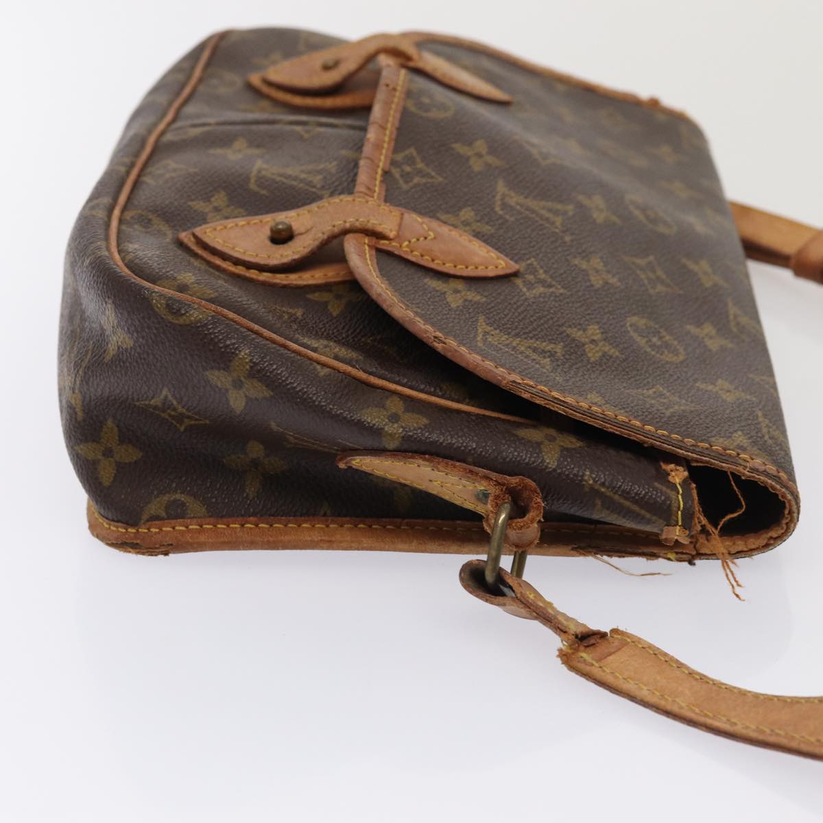 LOUIS VUITTON Monogram Gibeciere MM Shoulder Bag LV Auth ar12433