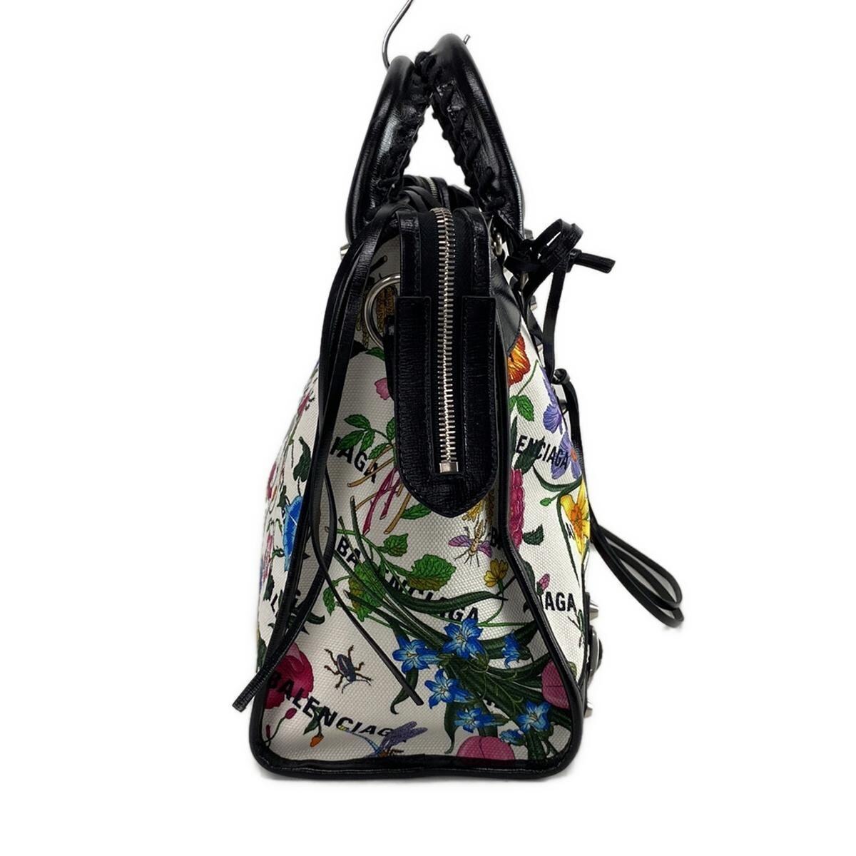 Gucci Twist Canvas Handbag