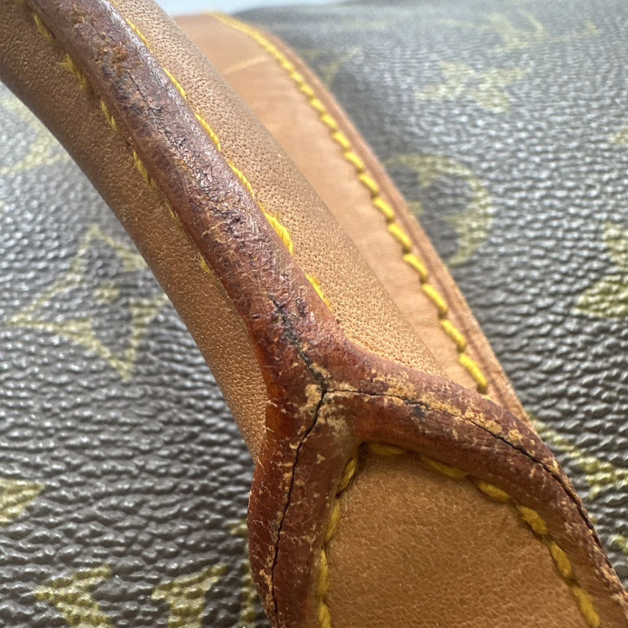 LOUIS VUITTONMonogram Keepall