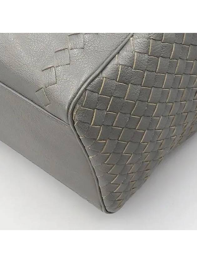 Luxury Bottega Veneta gray tote bag