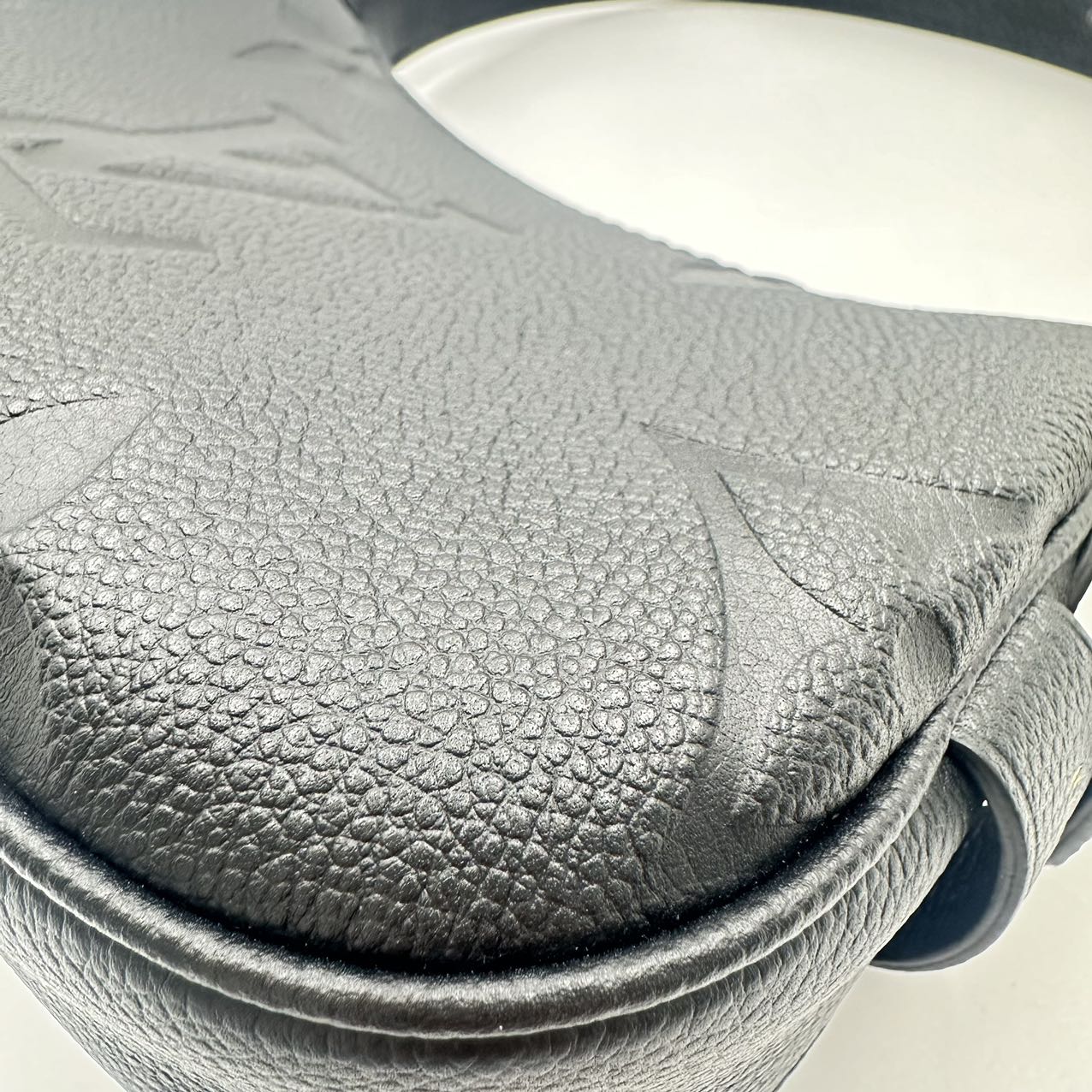 LOUIS VUITTONEmpreinte Hand Bag